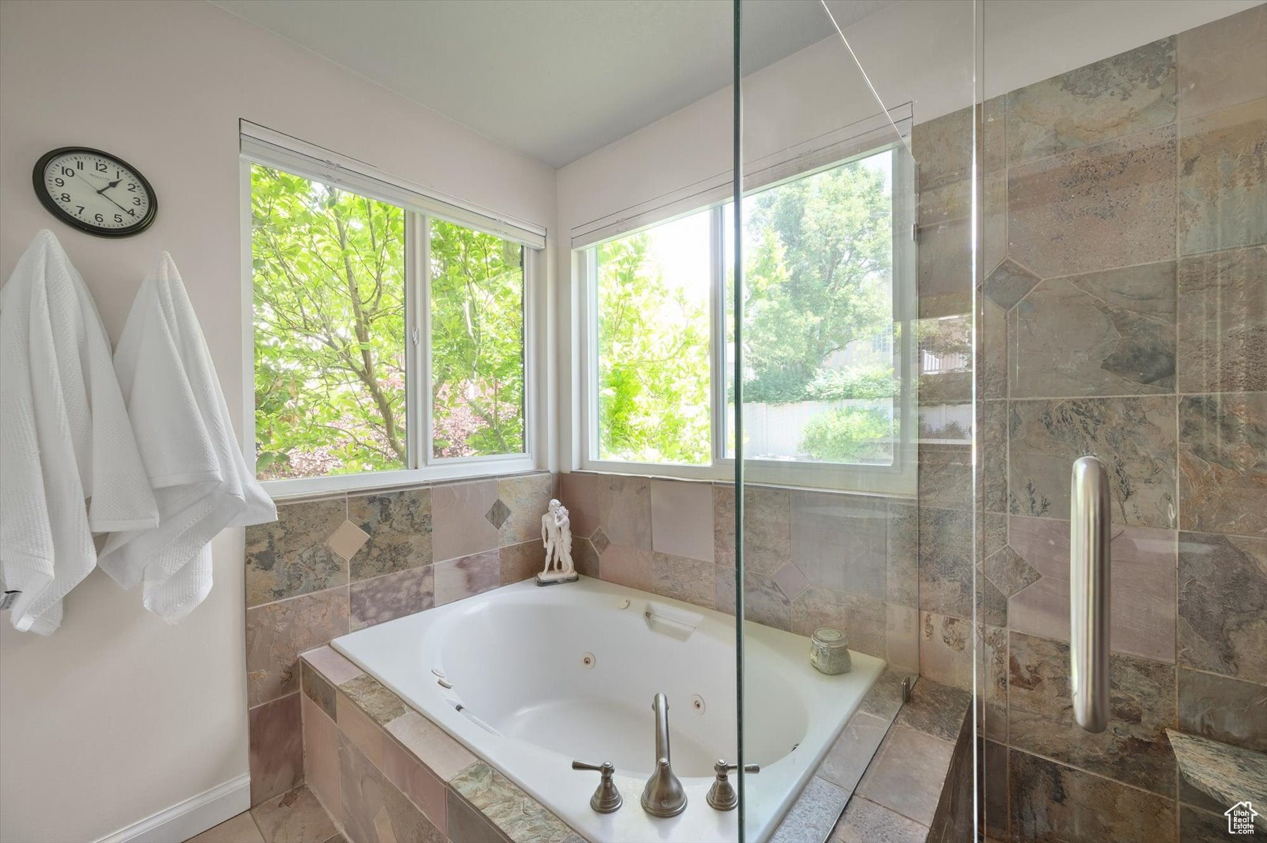 Cottonwood Heights, Utah, 84121, United States, 6 Bedrooms Bedrooms, ,3 BathroomsBathrooms,Residential,Active,1964287