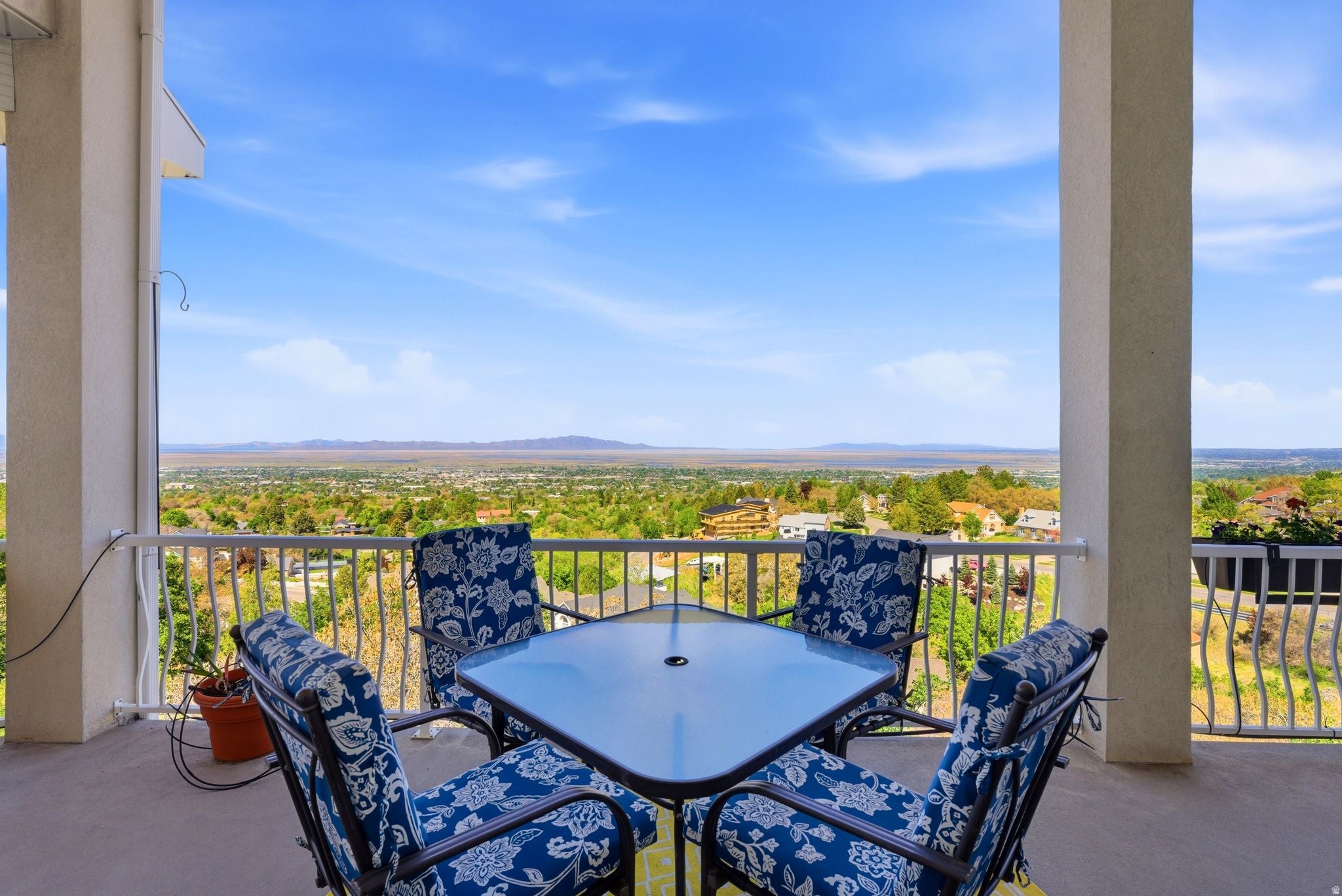 Bountiful, Utah, 84010, United States, 6 Bedrooms Bedrooms, ,6 BathroomsBathrooms,Residential,Active,2044576