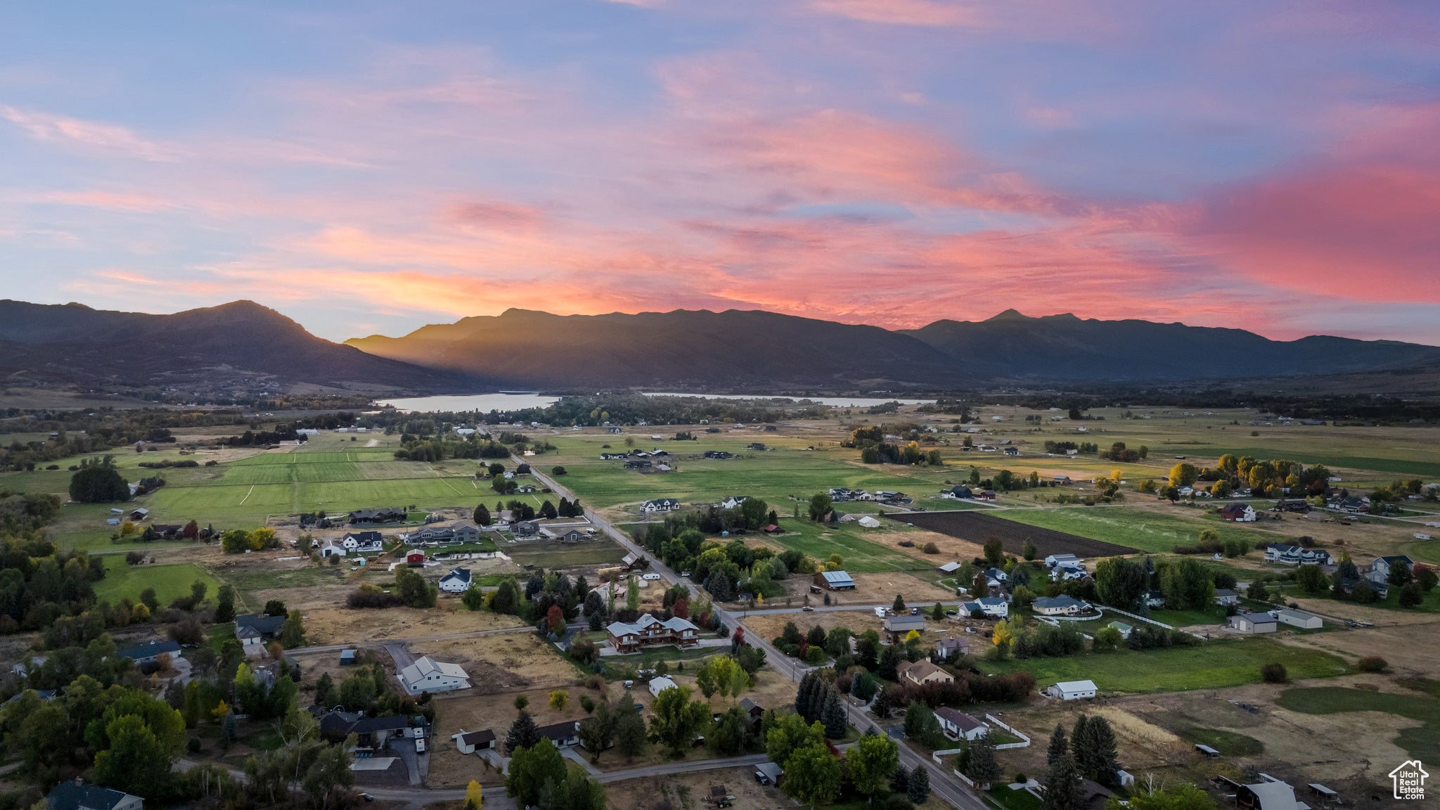 Huntsville, Utah, 84317, United States, 4 Bedrooms Bedrooms, ,3 BathroomsBathrooms,Residential,Active,1964495