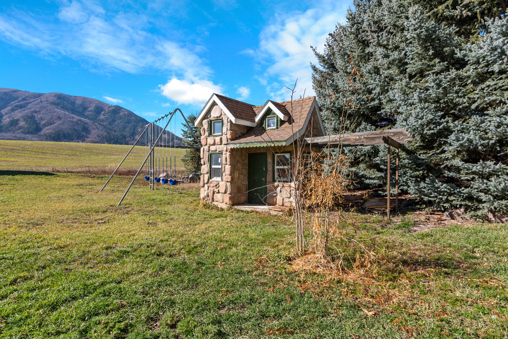 Eden, Utah, 84310, United States, 4 Bedrooms Bedrooms, ,4 BathroomsBathrooms,Residential,Active,1986862