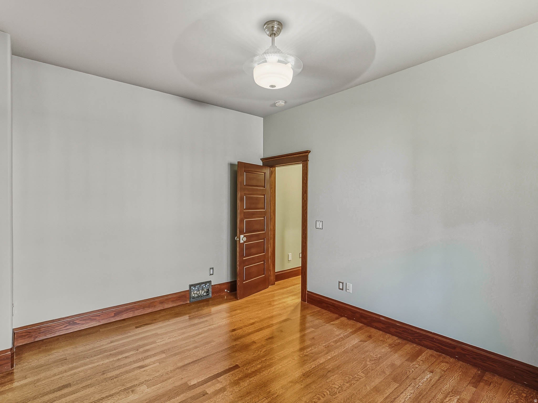 Salt Lake City, Utah, 84105, United States, 6 Bedrooms Bedrooms, ,4 BathroomsBathrooms,Residential,Active,2000214