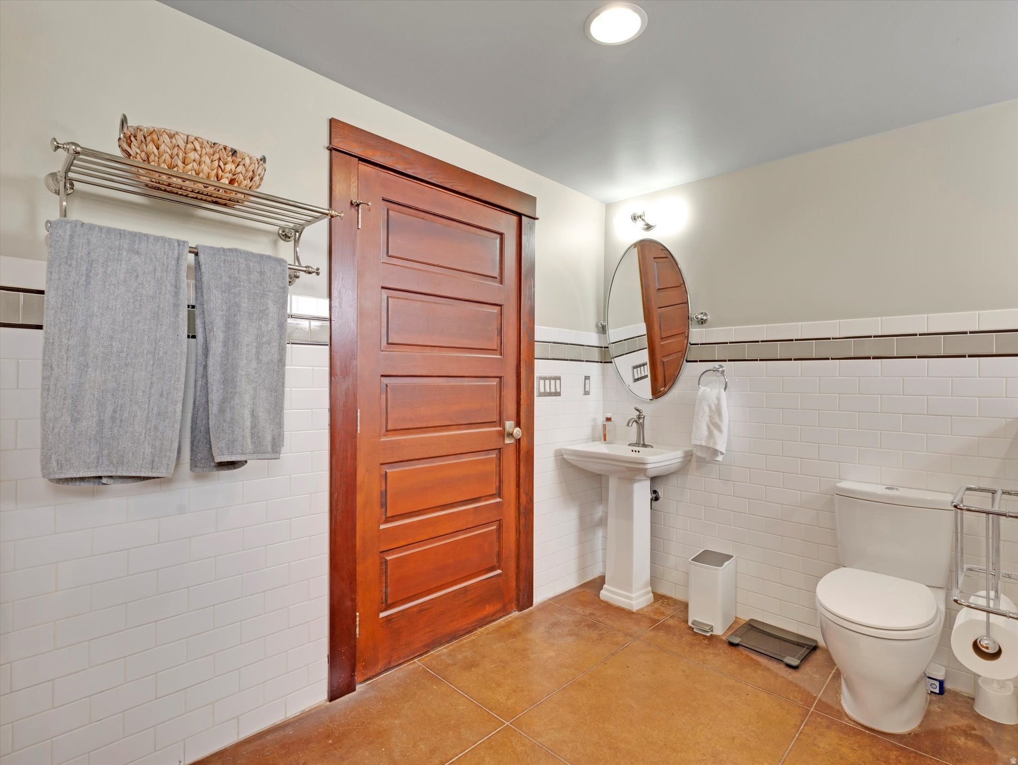 Salt Lake City, Utah, 84105, United States, 6 Bedrooms Bedrooms, ,4 BathroomsBathrooms,Residential,Active,2017445