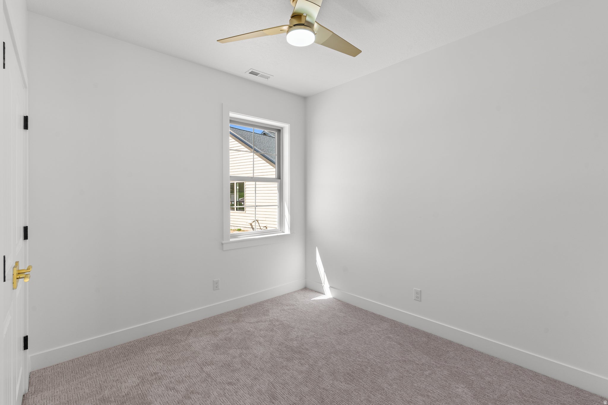 West Haven, Utah, 84401, United States, 6 Bedrooms Bedrooms, ,4 BathroomsBathrooms,Residential,Active,2037112