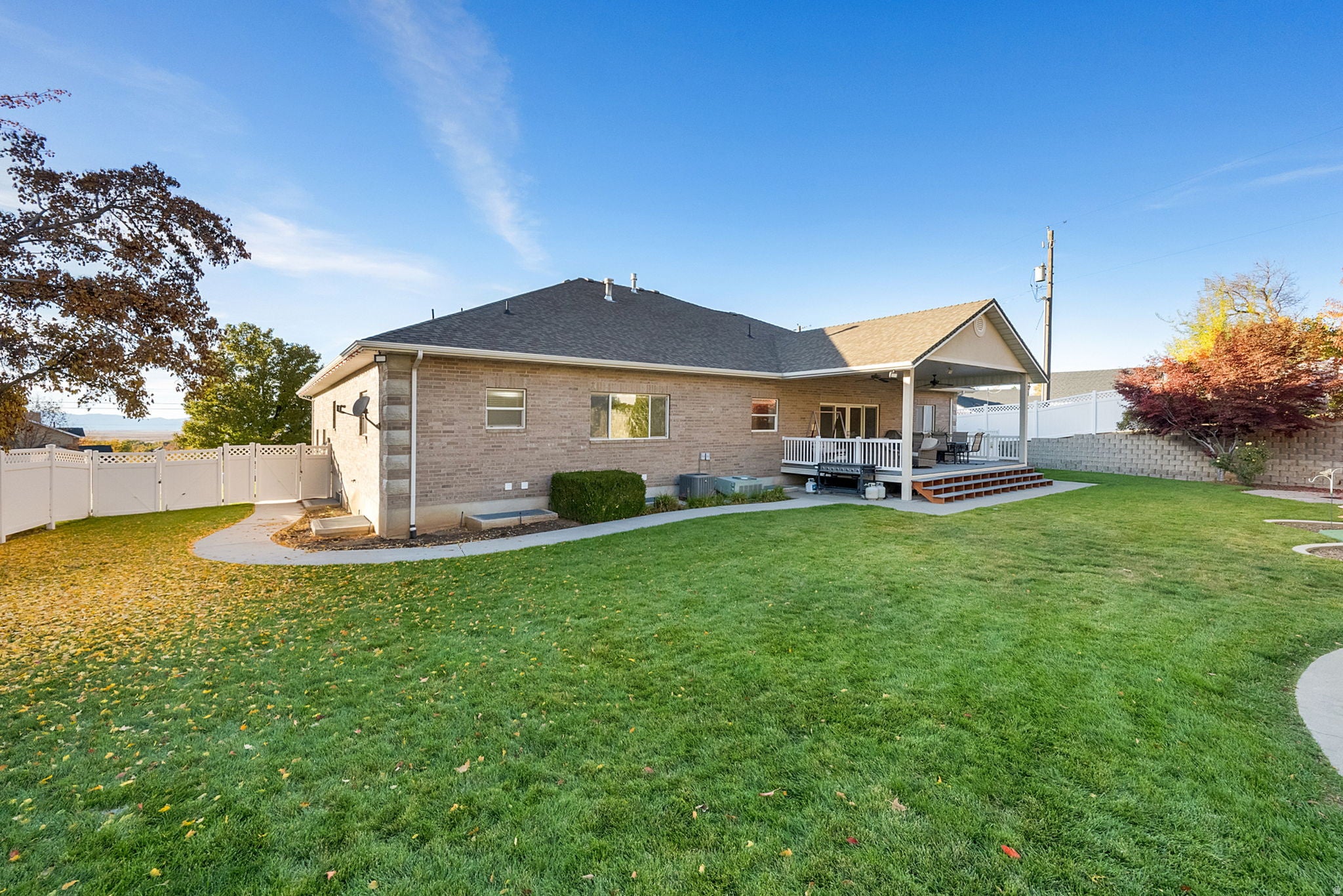 Perry, Utah, 84302, United States, 6 Bedrooms Bedrooms, ,5 BathroomsBathrooms,Residential,Active,2045022