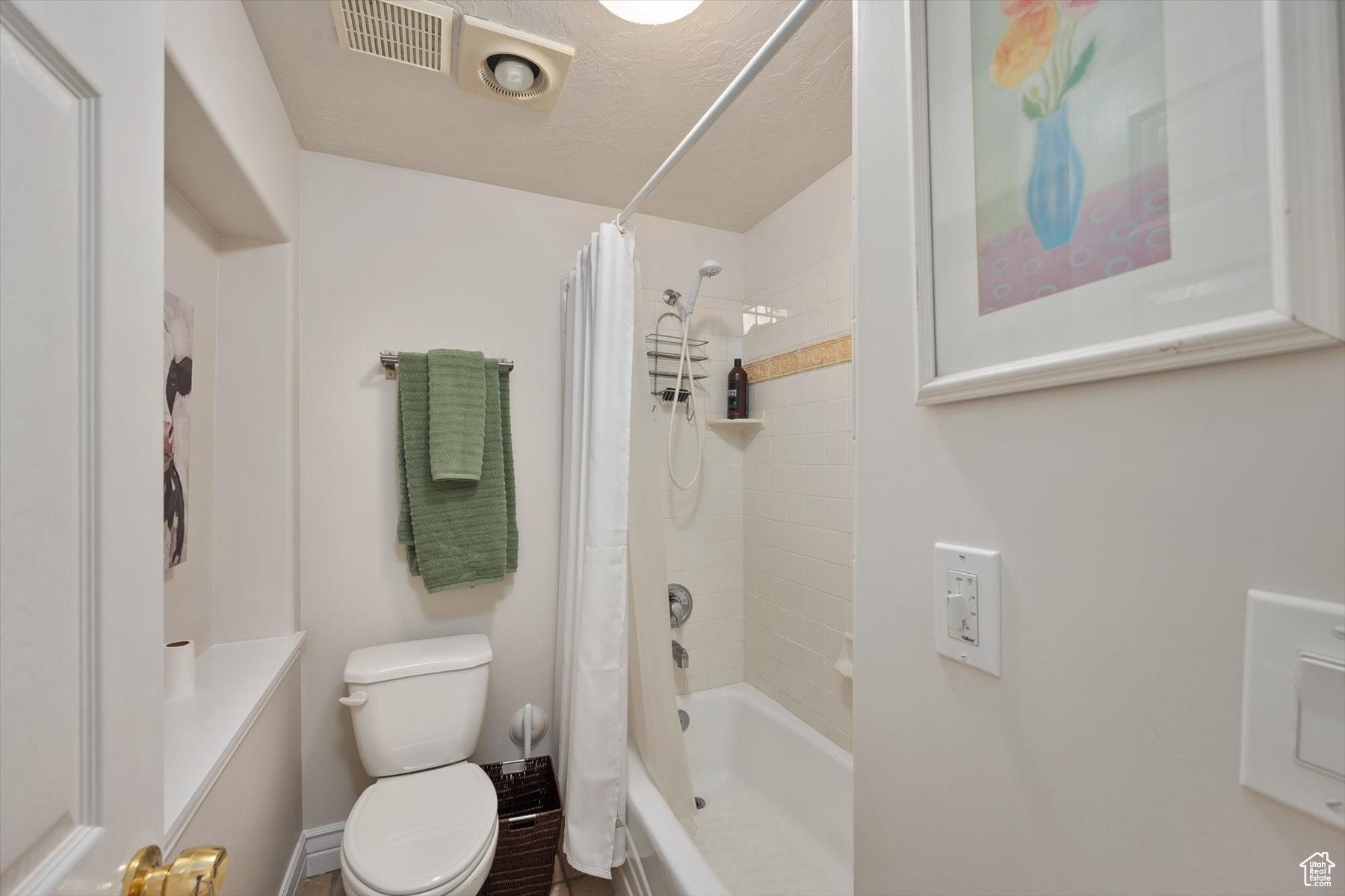 Cottonwood Heights, Utah, 84121, United States, 6 Bedrooms Bedrooms, ,3 BathroomsBathrooms,Residential,Active,1964287