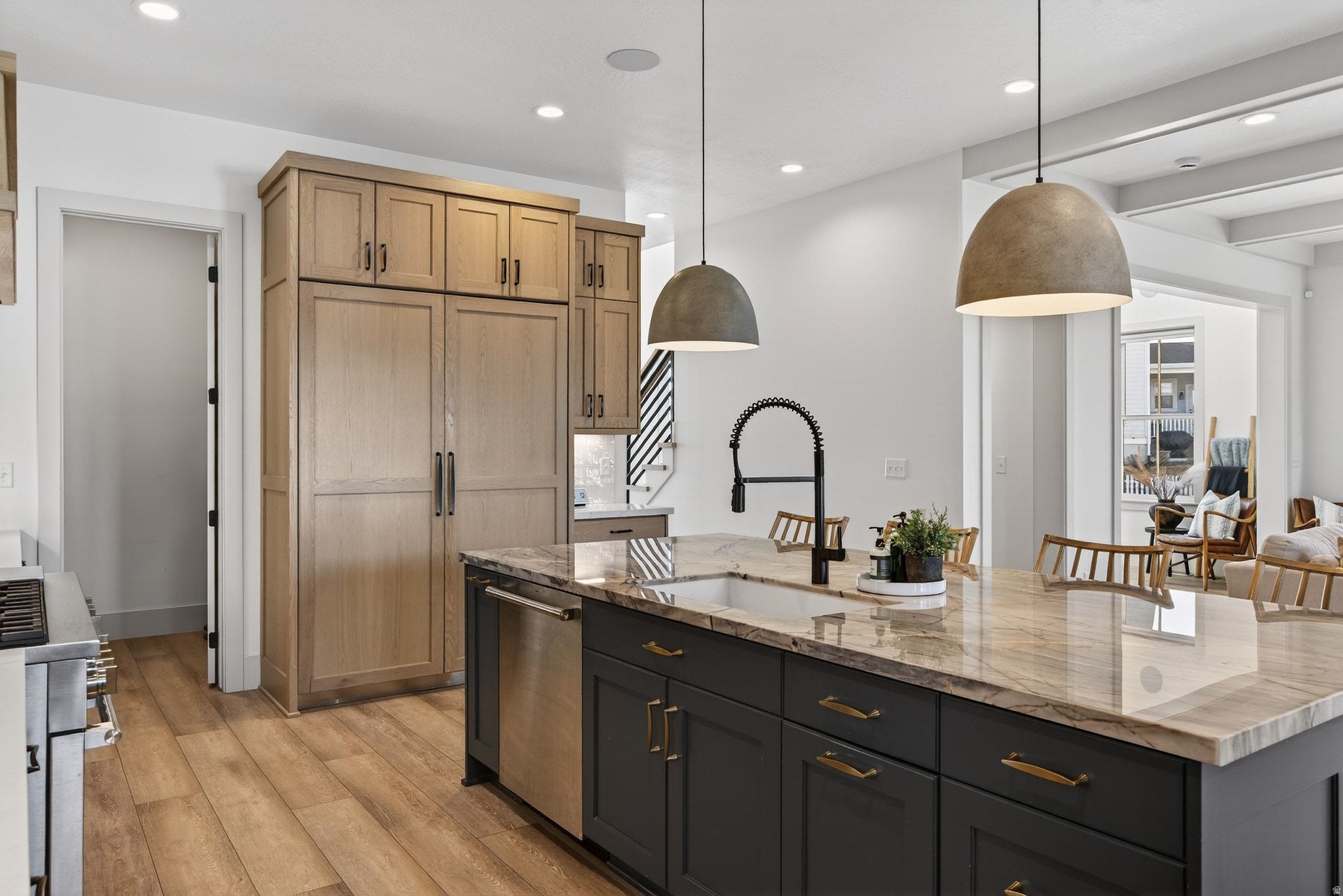 South Jordan, Utah, 84009, United States, 4 Bedrooms Bedrooms, ,4 BathroomsBathrooms,Residential,Active,2006892