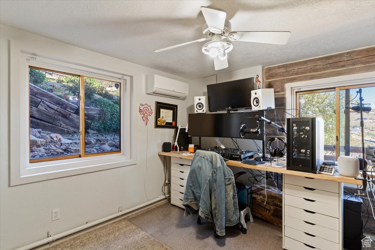 Midway, Utah, 84049, United States, 5 Bedrooms Bedrooms, ,3 BathroomsBathrooms,Residential,Active,1952631