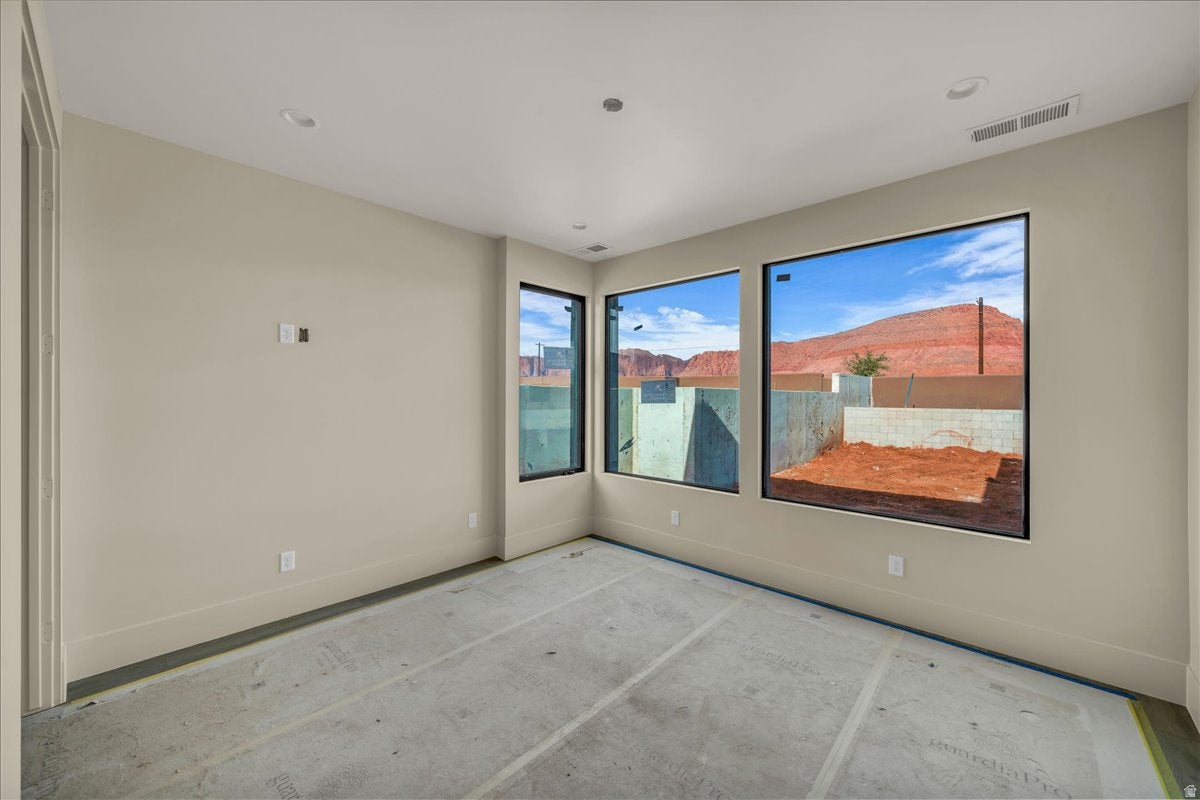 Ivins, Utah, 84738, United States, 4 Bedrooms Bedrooms, ,5 BathroomsBathrooms,Residential,Active,2052060