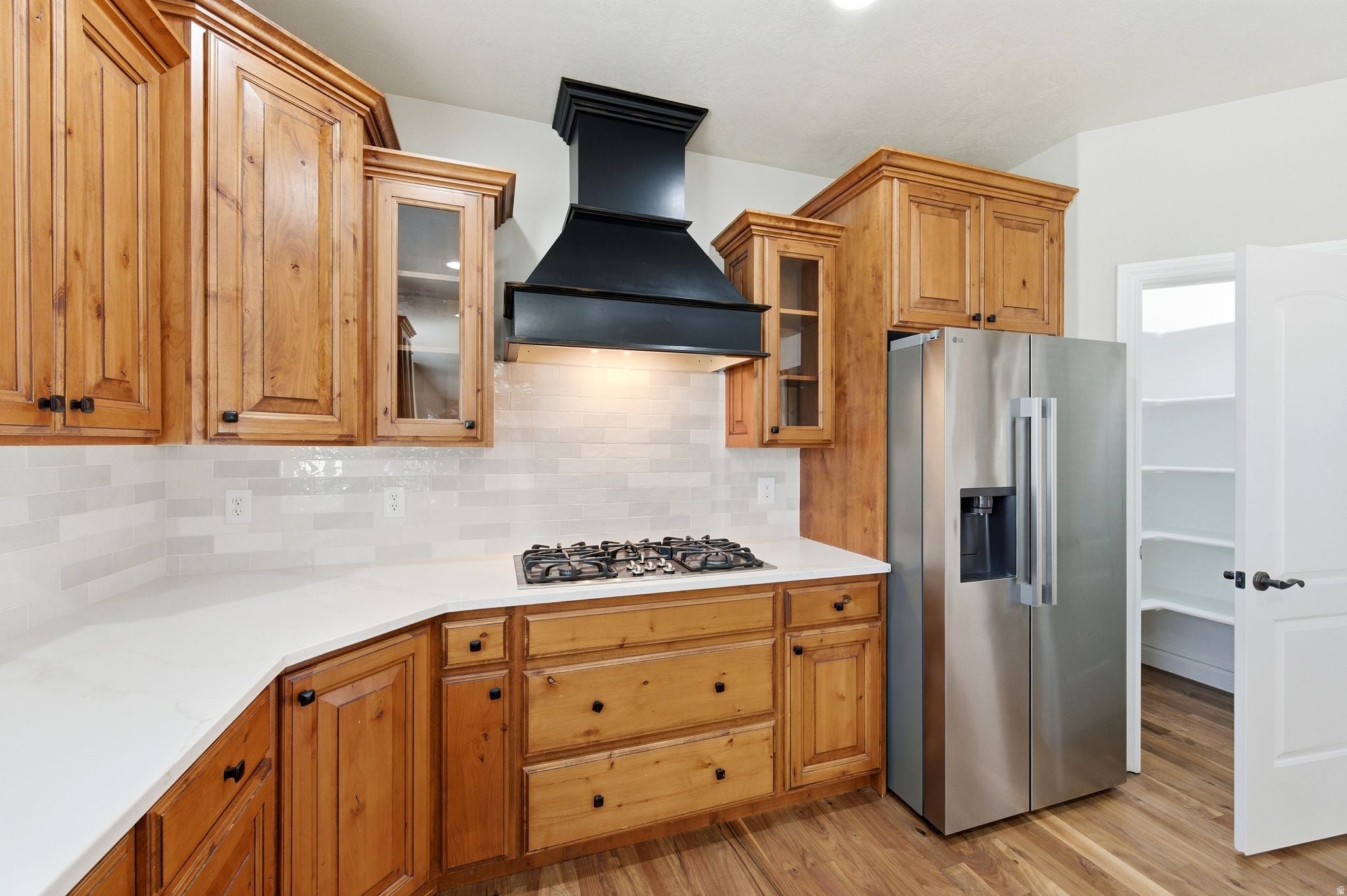 North Salt Lake, Utah, 84054, United States, 6 Bedrooms Bedrooms, ,4 BathroomsBathrooms,Residential,Active,2012192