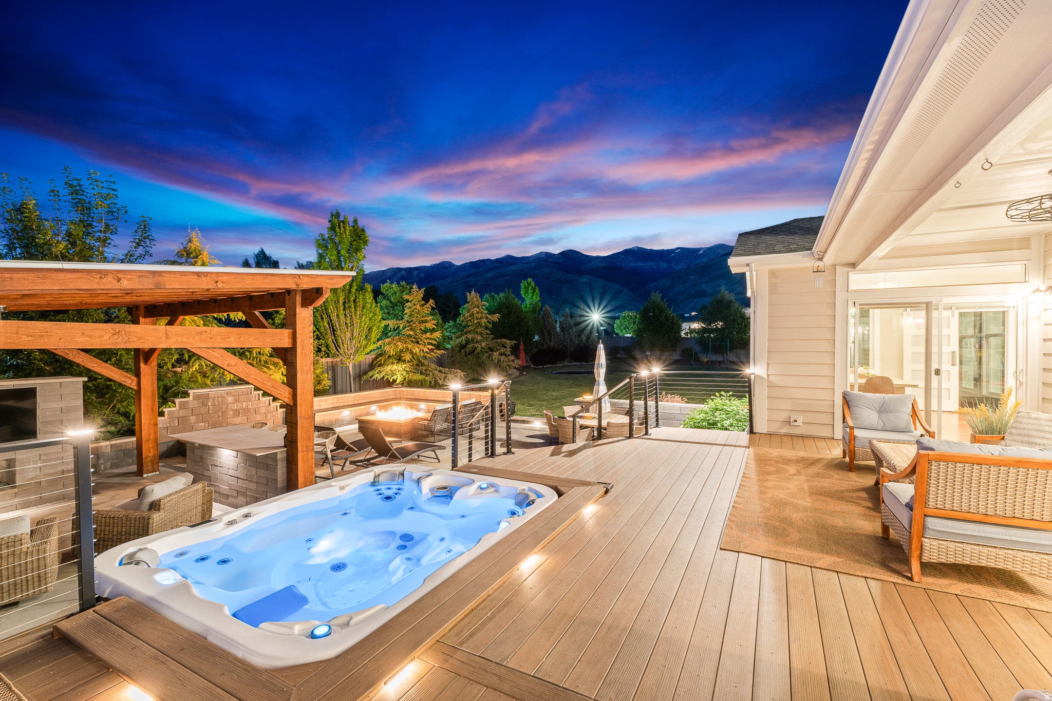 Fruit Heights, Utah, 84037, United States, 6 Bedrooms Bedrooms, ,4 BathroomsBathrooms,Residential,Contingent,2045711