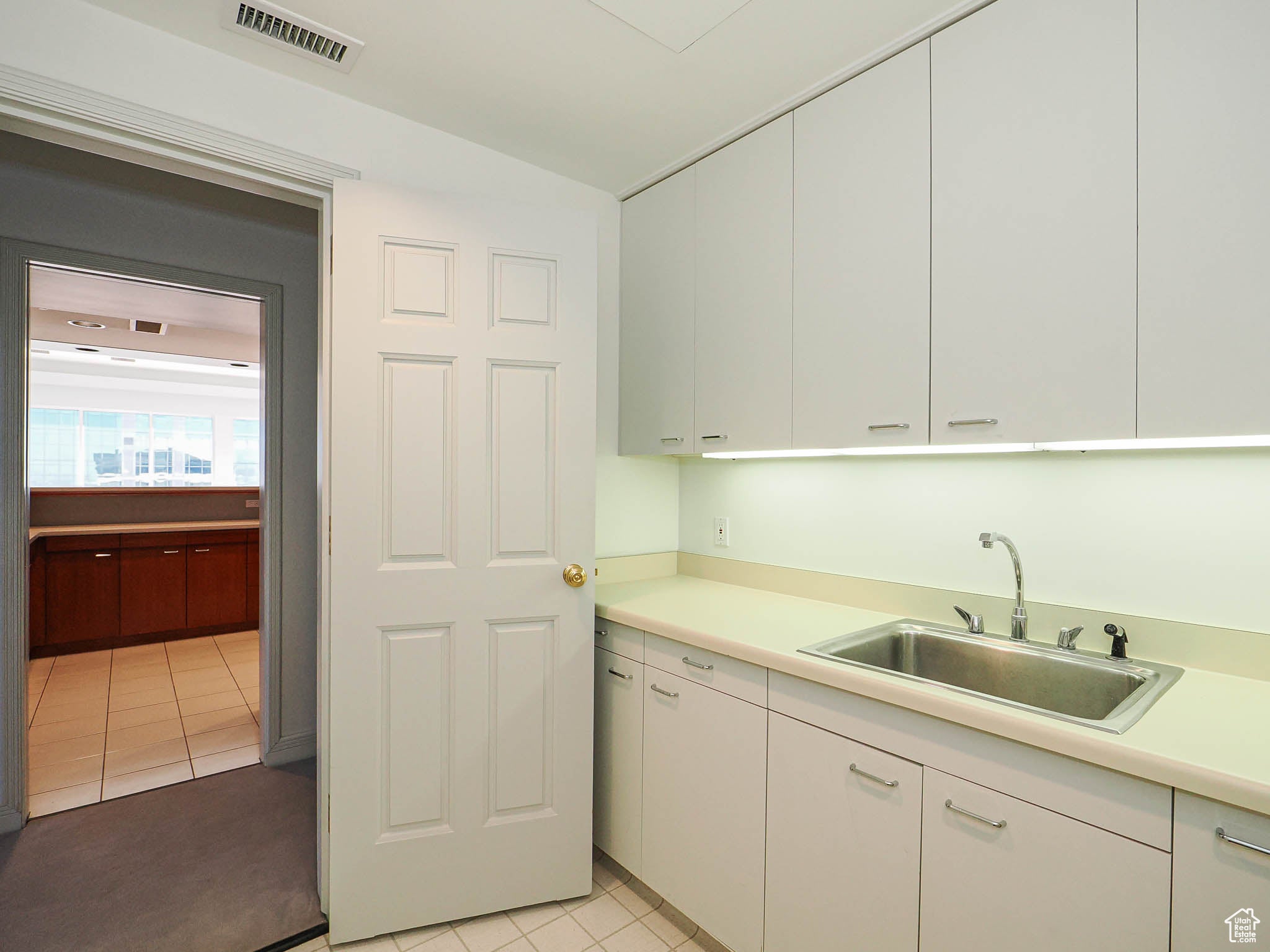 Salt Lake City, Utah, 84101, United States, 4 Bedrooms Bedrooms, ,5 BathroomsBathrooms,Residential,Active,1905069