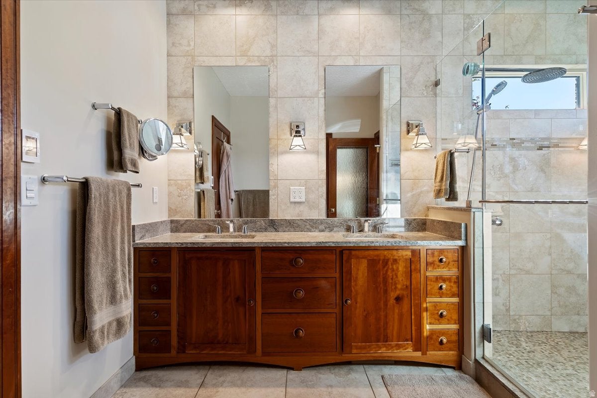 Mountain Green, Utah, 84050, United States, 5 Bedrooms Bedrooms, ,4 BathroomsBathrooms,Residential,Active,1972158