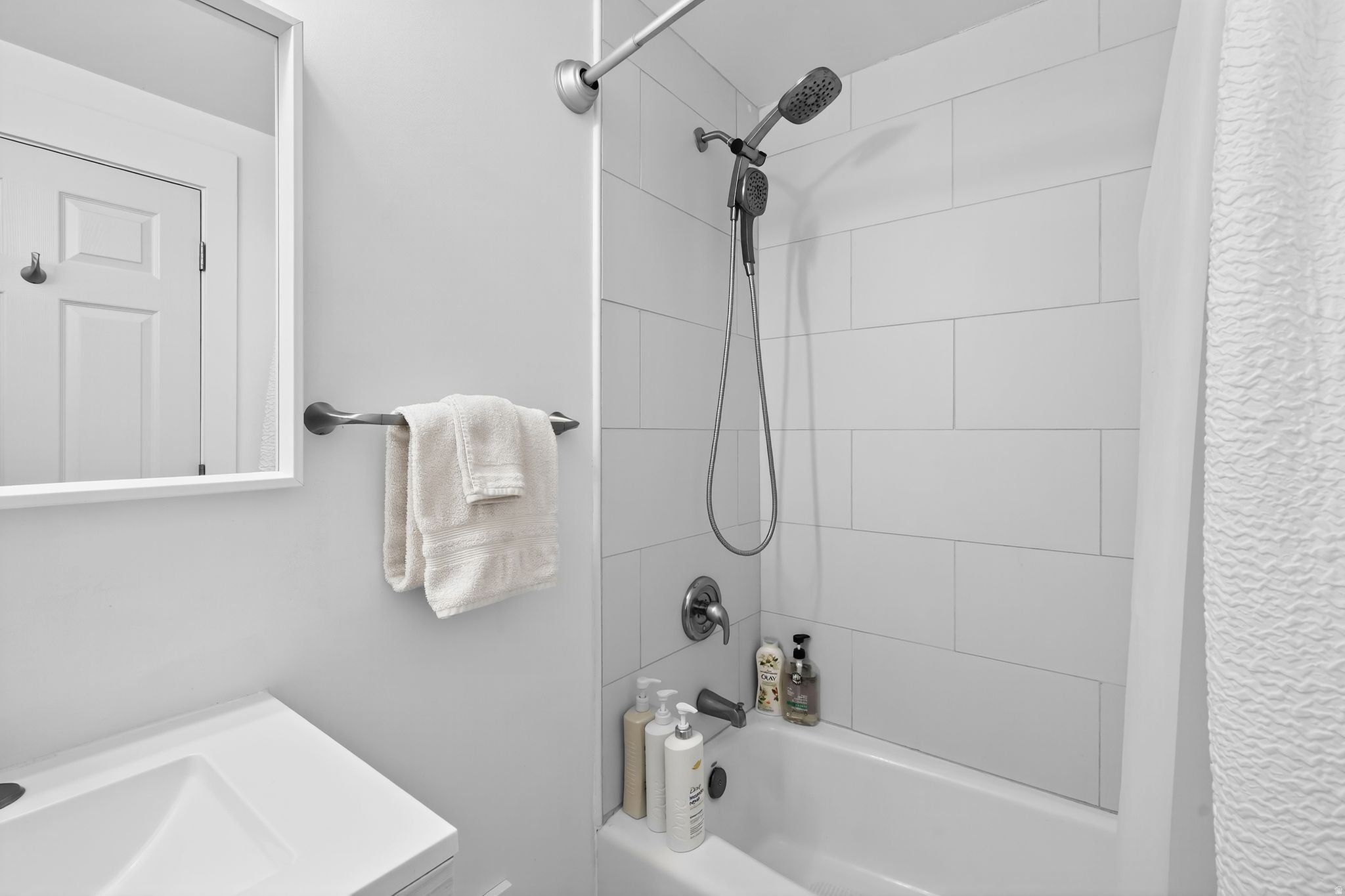 Bluffdale, Utah, 84065, United States, 10 Bedrooms Bedrooms, ,7 BathroomsBathrooms,Residential,Active,1990647