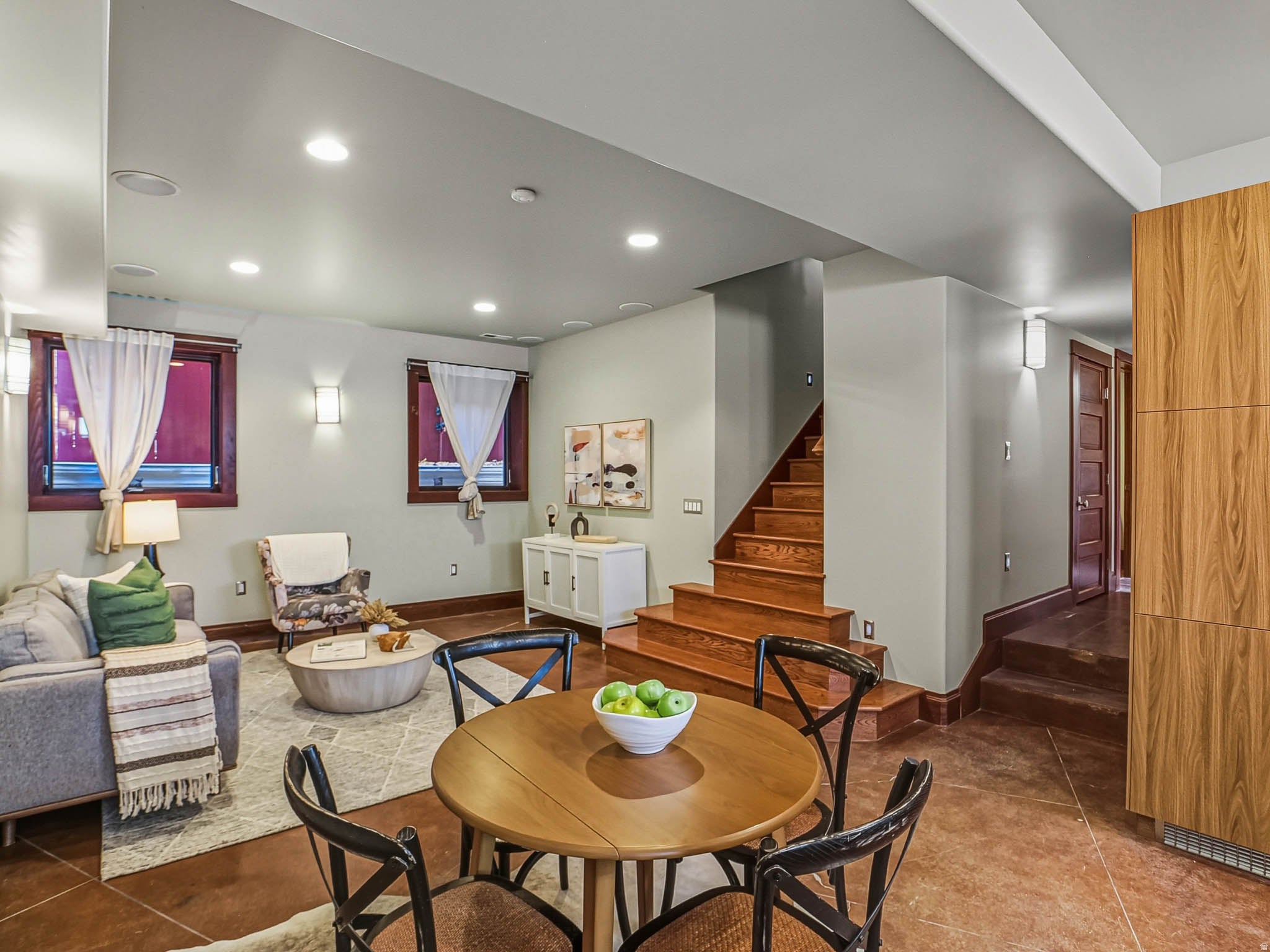 Salt Lake City, Utah, 84105, United States, 6 Bedrooms Bedrooms, ,4 BathroomsBathrooms,Residential,Active,2000214