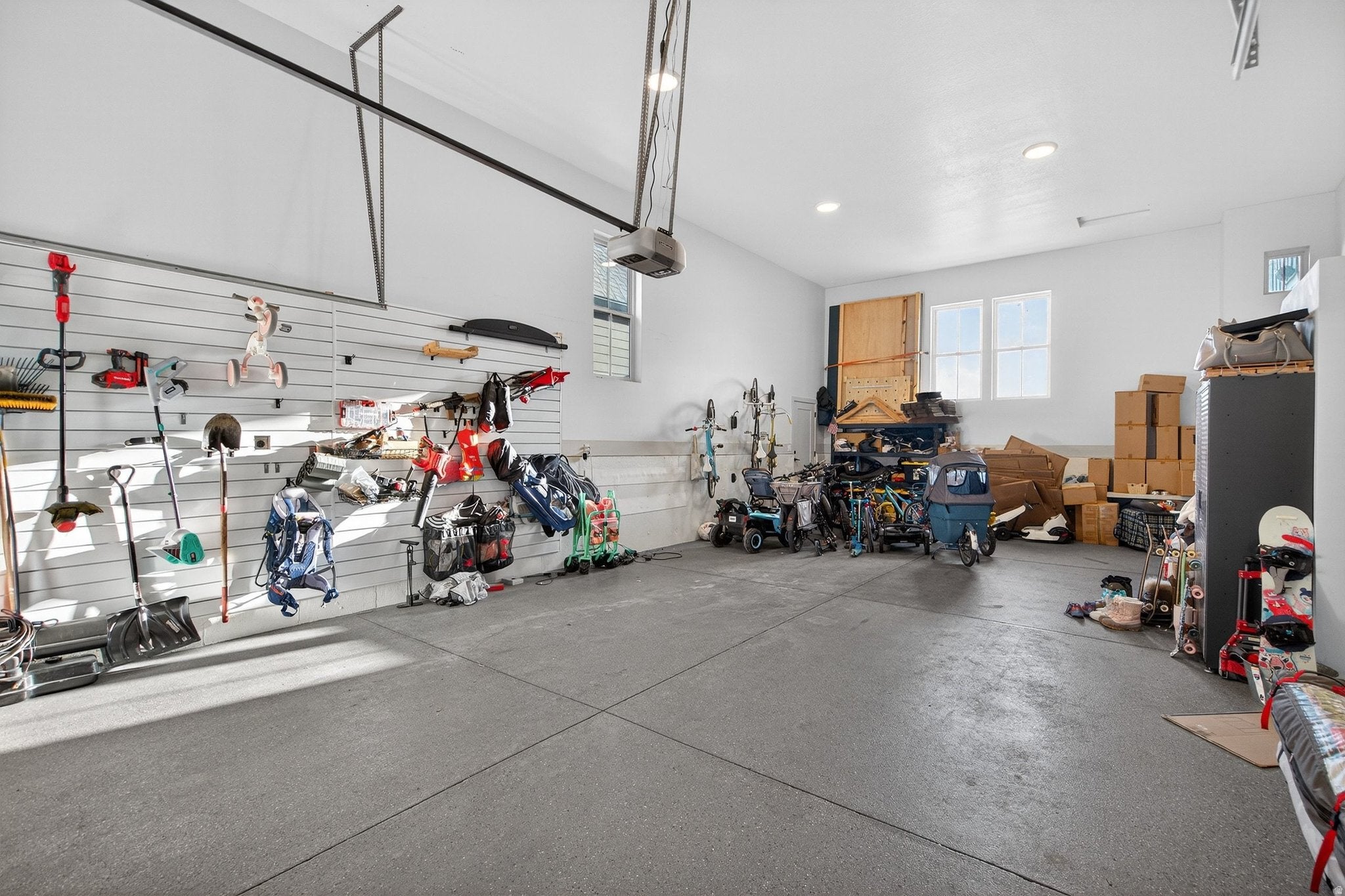 South Jordan, Utah, 84009, United States, 4 Bedrooms Bedrooms, ,4 BathroomsBathrooms,Residential,Active,2006892