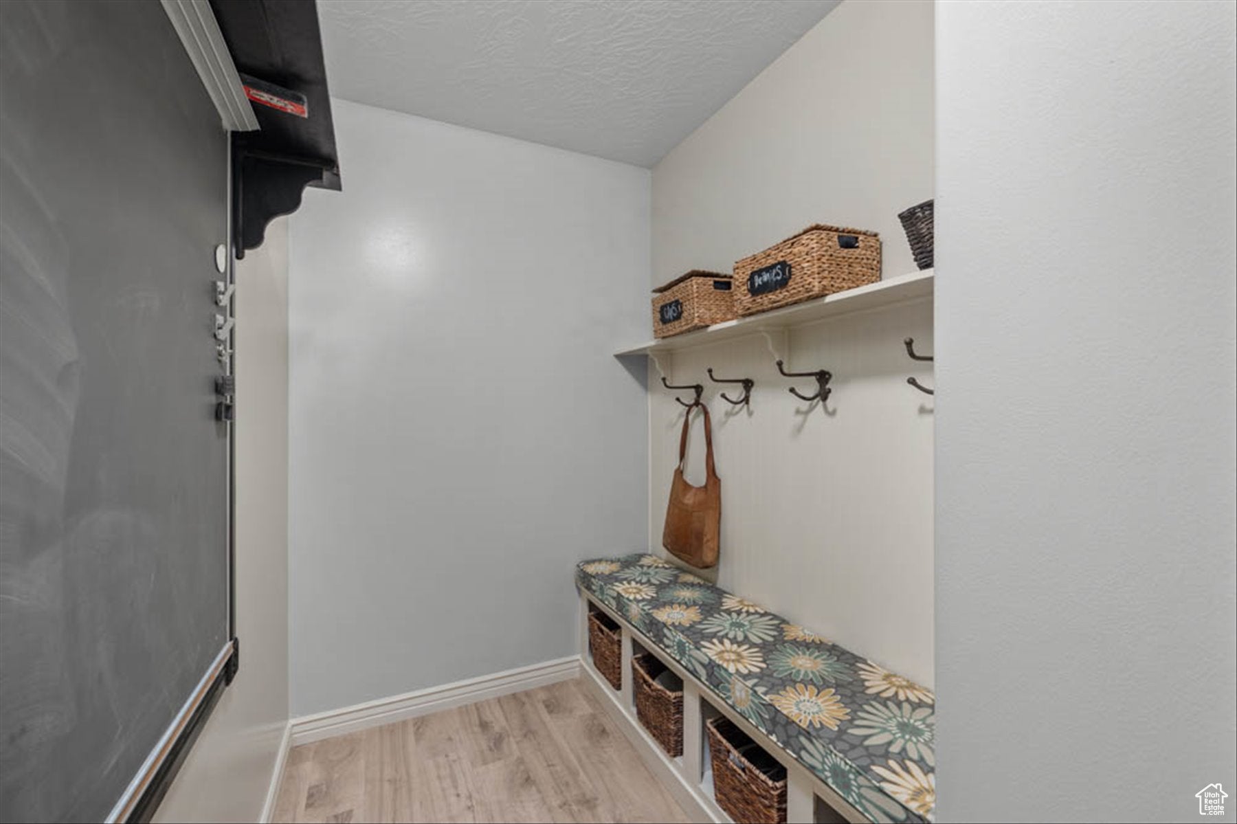 South Jordan, Utah, 84095, United States, 6 Bedrooms Bedrooms, ,4 BathroomsBathrooms,Residential,Active,1876871