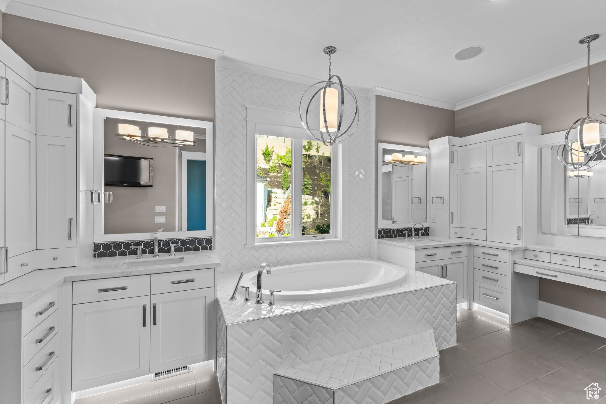 Fruit Heights, Utah, 84037, United States, 6 Bedrooms Bedrooms, ,5 BathroomsBathrooms,Residential,Active,1929683