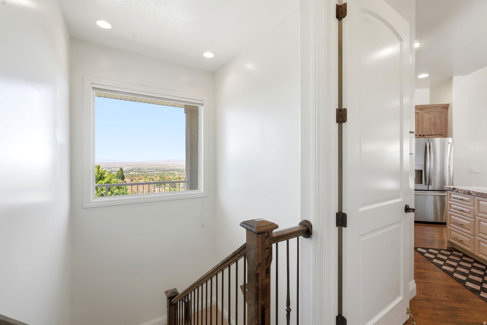 Bountiful, Utah, 84010, United States, 6 Bedrooms Bedrooms, ,6 BathroomsBathrooms,Residential,Active,2044576