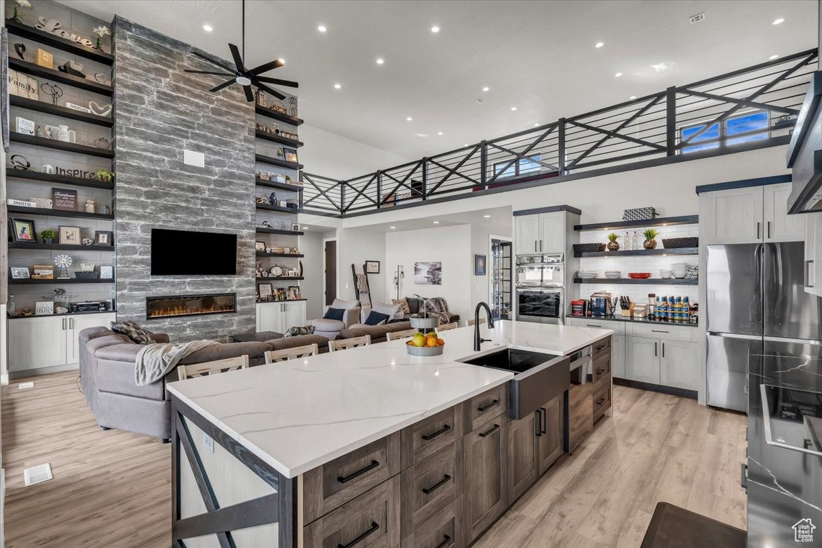 Hurricane, Utah, 84737, United States, 4 Bedrooms Bedrooms, ,5 BathroomsBathrooms,Residential,Active,1762812