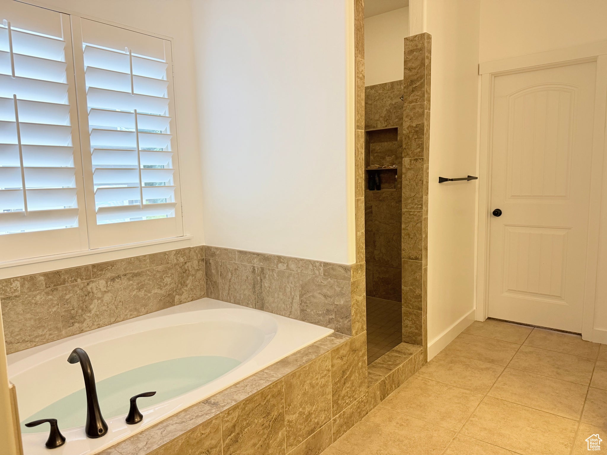 Farmington, Utah, 84025, United States, 4 Bedrooms Bedrooms, ,4 BathroomsBathrooms,Residential,Active,1914760
