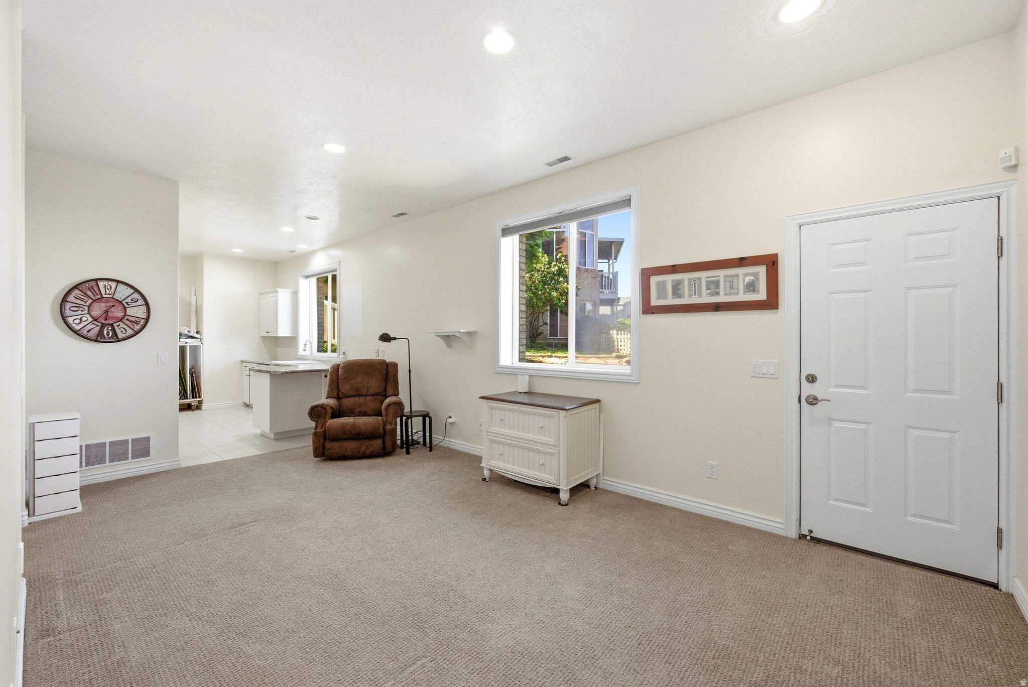 Bountiful, Utah, 84010, United States, 6 Bedrooms Bedrooms, ,6 BathroomsBathrooms,Residential,Active,2044576
