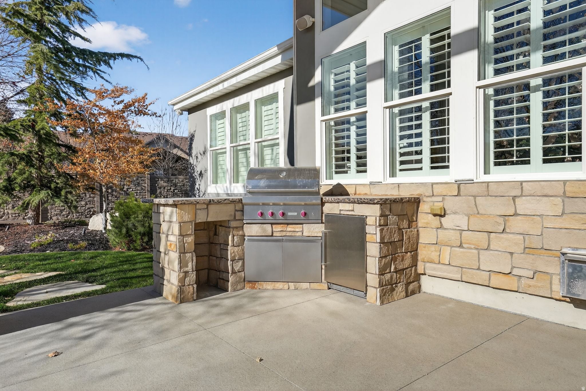 Bluffdale, Utah, 84065, United States, 7 Bedrooms Bedrooms, ,9 BathroomsBathrooms,Residential,Active,1987237