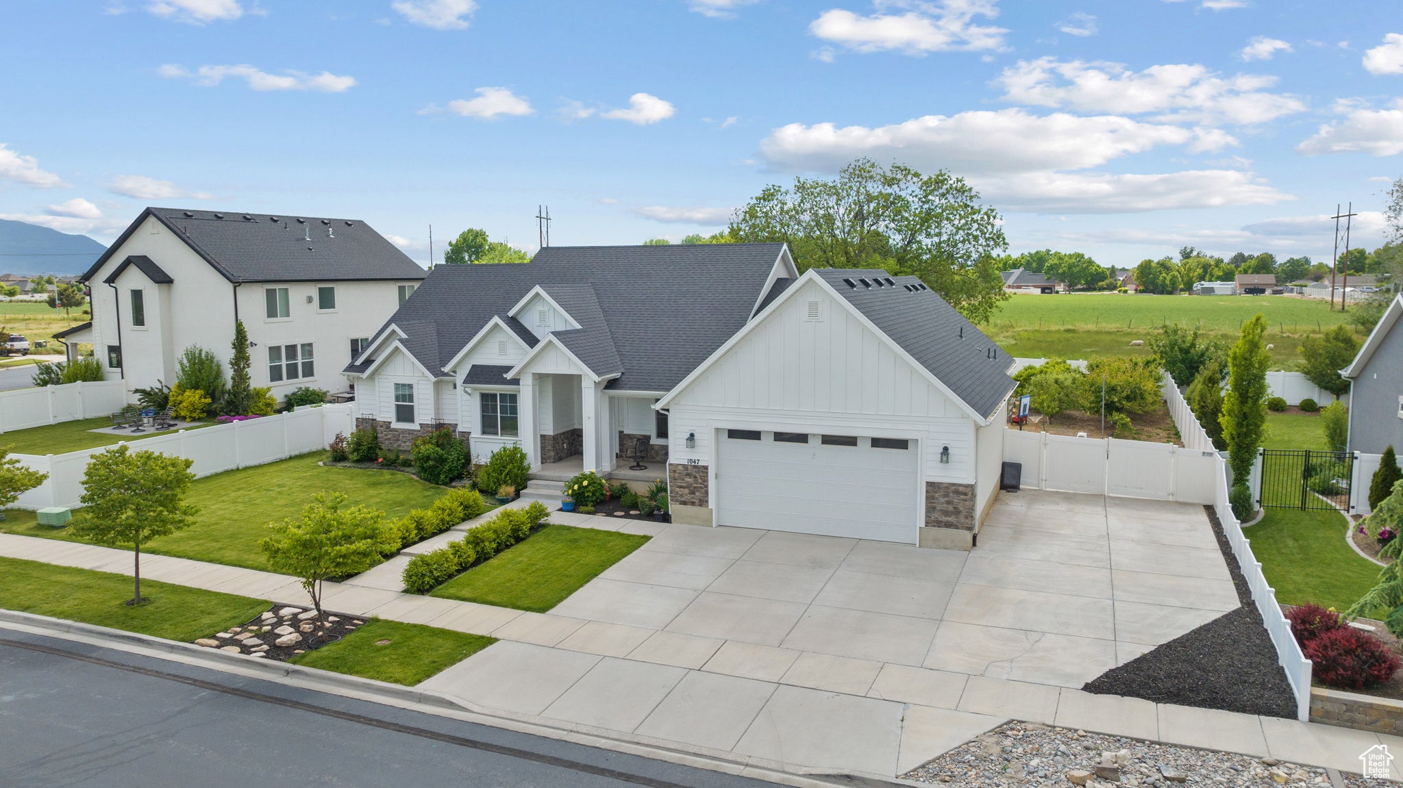 Mapleton, Utah, 84664, United States, 6 Bedrooms Bedrooms, ,5 BathroomsBathrooms,Residential,Active,1828968