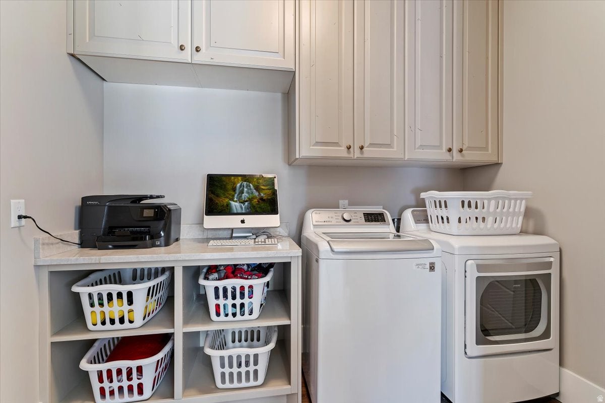 Mountain Green, Utah, 84050, United States, 4 Bedrooms Bedrooms, ,5 BathroomsBathrooms,Residential,Active,2002341