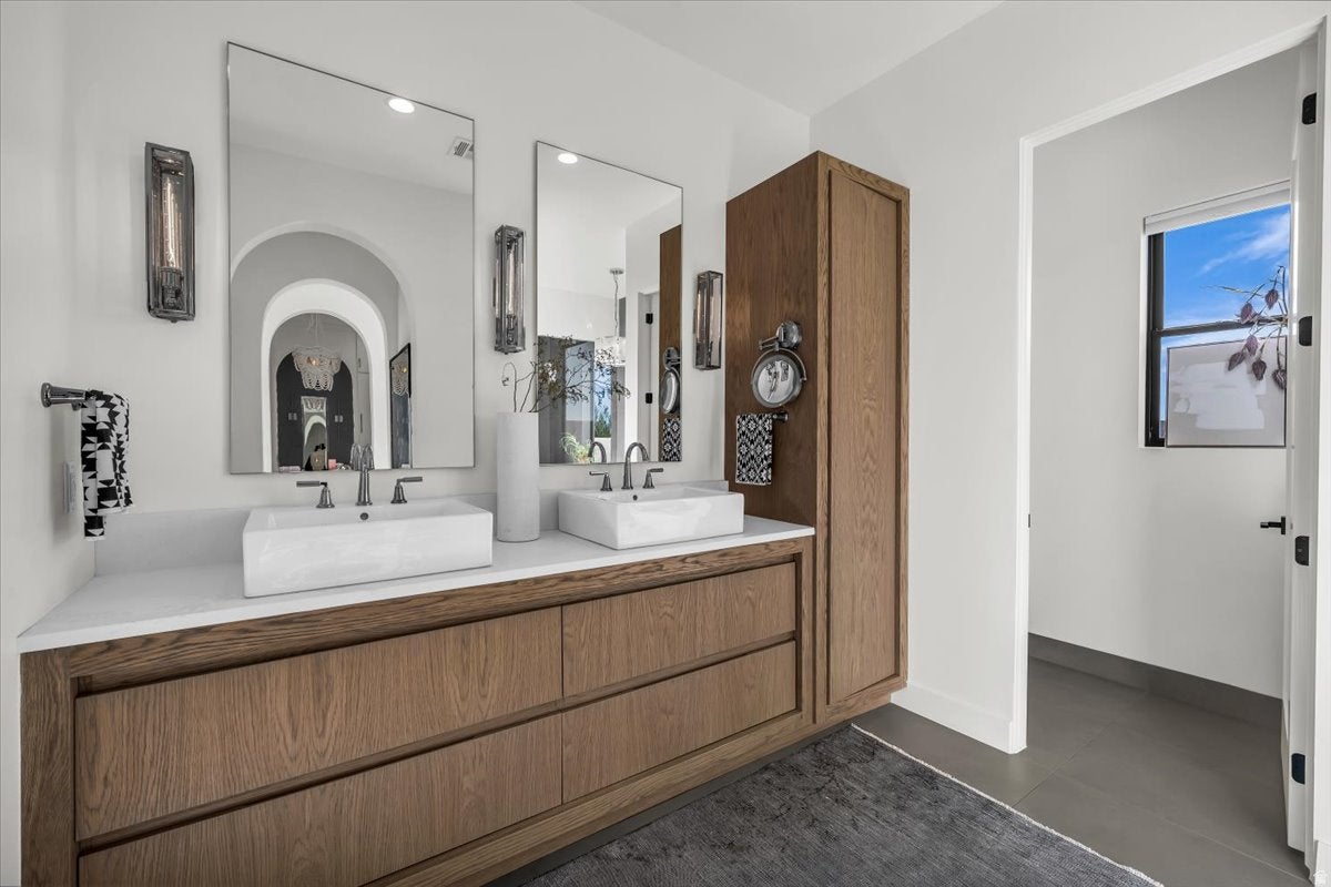 St. George, Utah, 84770, United States, 5 Bedrooms Bedrooms, ,4 BathroomsBathrooms,Residential,Active,2010551