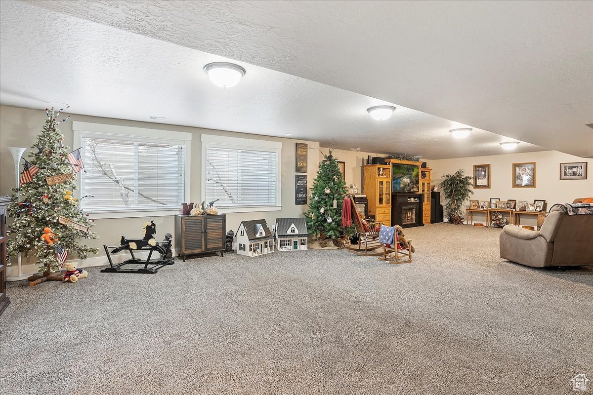 Eden, Utah, 84310, United States, 5 Bedrooms Bedrooms, ,4 BathroomsBathrooms,Residential,Active,1823943