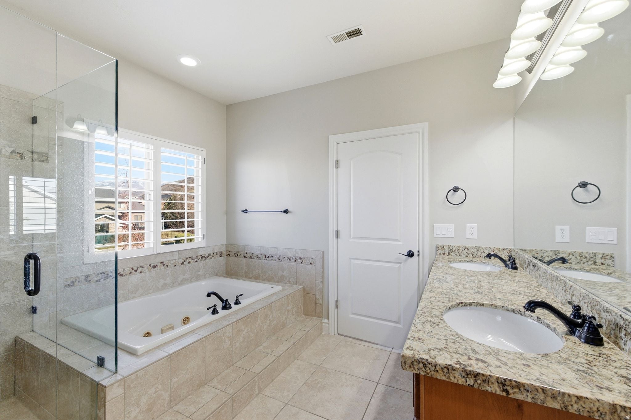 North Salt Lake, Utah, 84054, United States, 6 Bedrooms Bedrooms, ,4 BathroomsBathrooms,Residential,Active,2012192