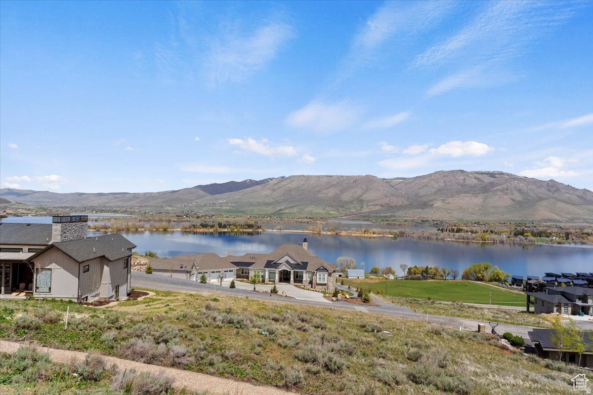 Huntsville, Utah, 84317, United States, 4 Bedrooms Bedrooms, ,4 BathroomsBathrooms,Residential,Active,2017502