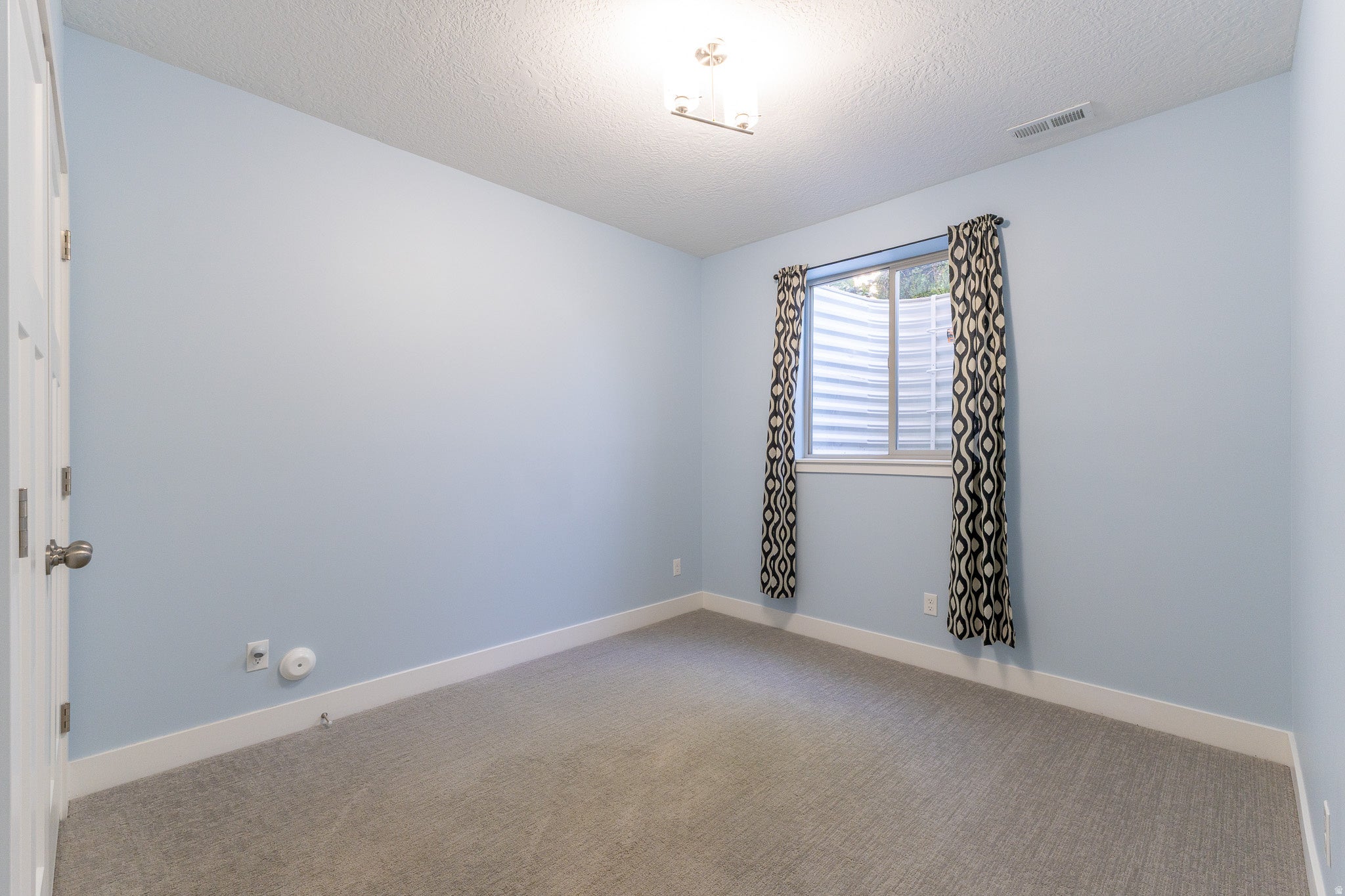 Fruit Heights, Utah, 84037, United States, 6 Bedrooms Bedrooms, ,5 BathroomsBathrooms,Residential,Active,2044980
