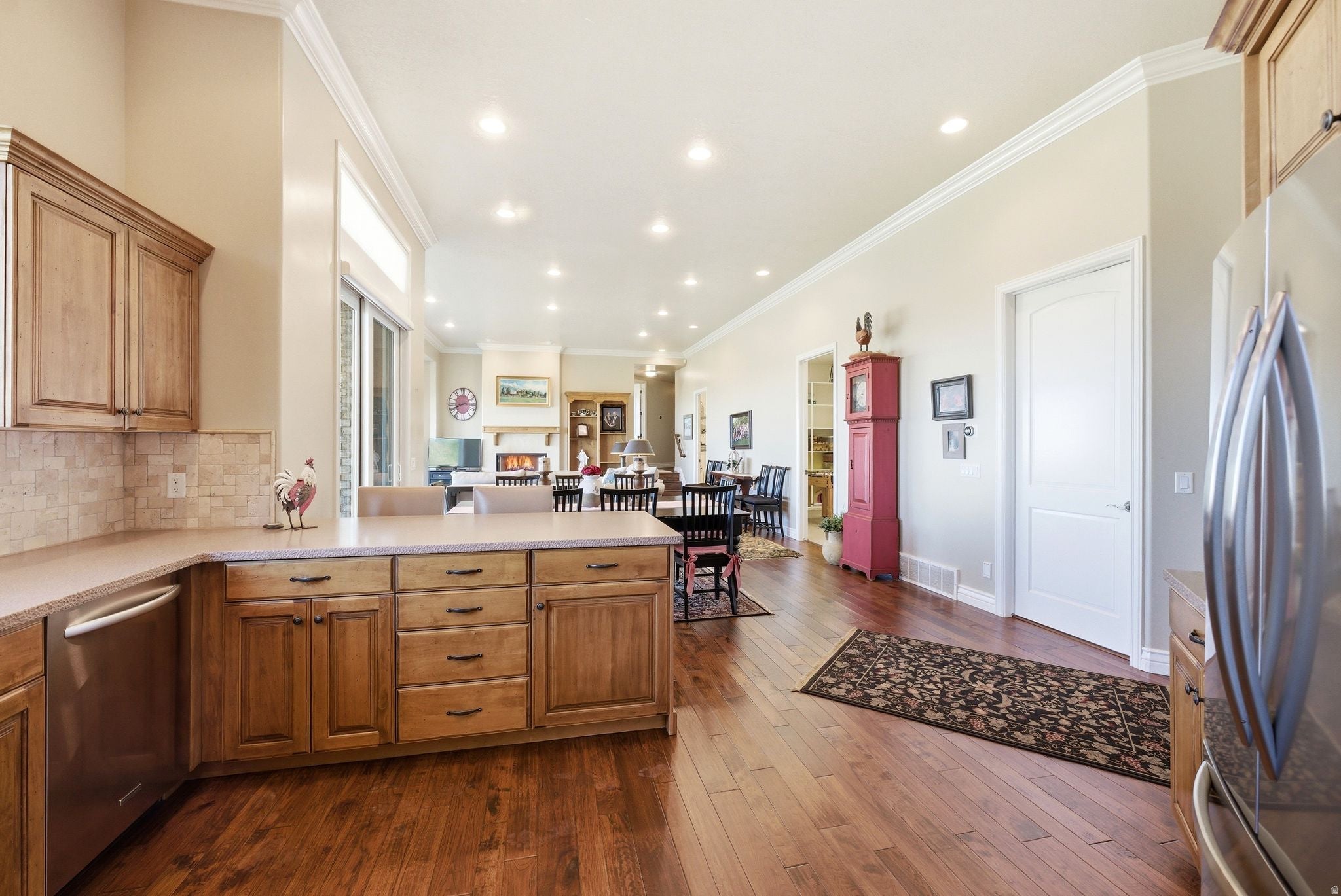 Bountiful, Utah, 84010, United States, 6 Bedrooms Bedrooms, ,6 BathroomsBathrooms,Residential,Active,2044576