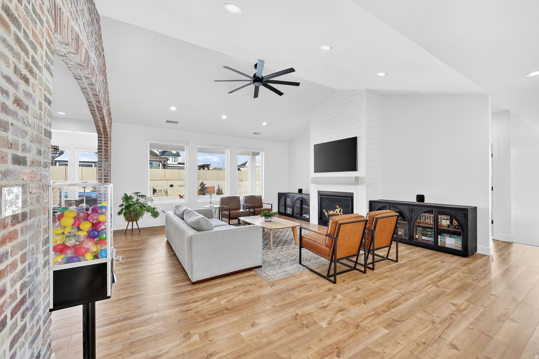 Eagle Mountain, Utah, 84005, United States, 5 Bedrooms Bedrooms, ,4 BathroomsBathrooms,Residential,Active,2009175