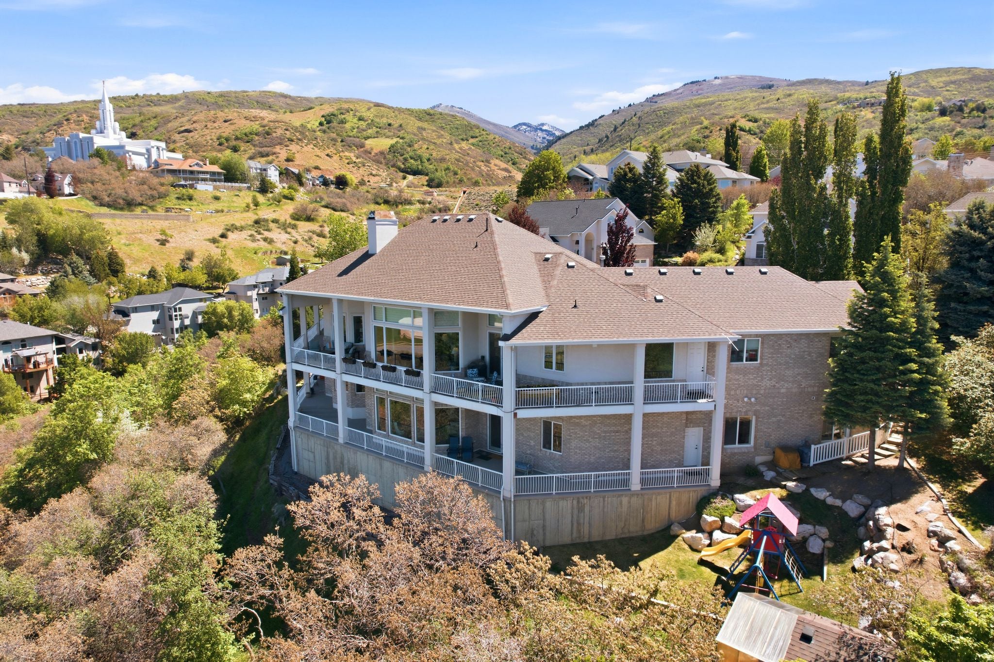 Bountiful, Utah, 84010, United States, 6 Bedrooms Bedrooms, ,6 BathroomsBathrooms,Residential,Active,2044576
