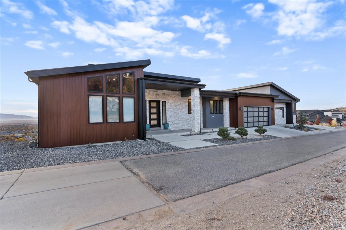 Fruit Heights, Utah, 84037, United States, 4 Bedrooms Bedrooms, ,3 BathroomsBathrooms,Residential,Active,2043838