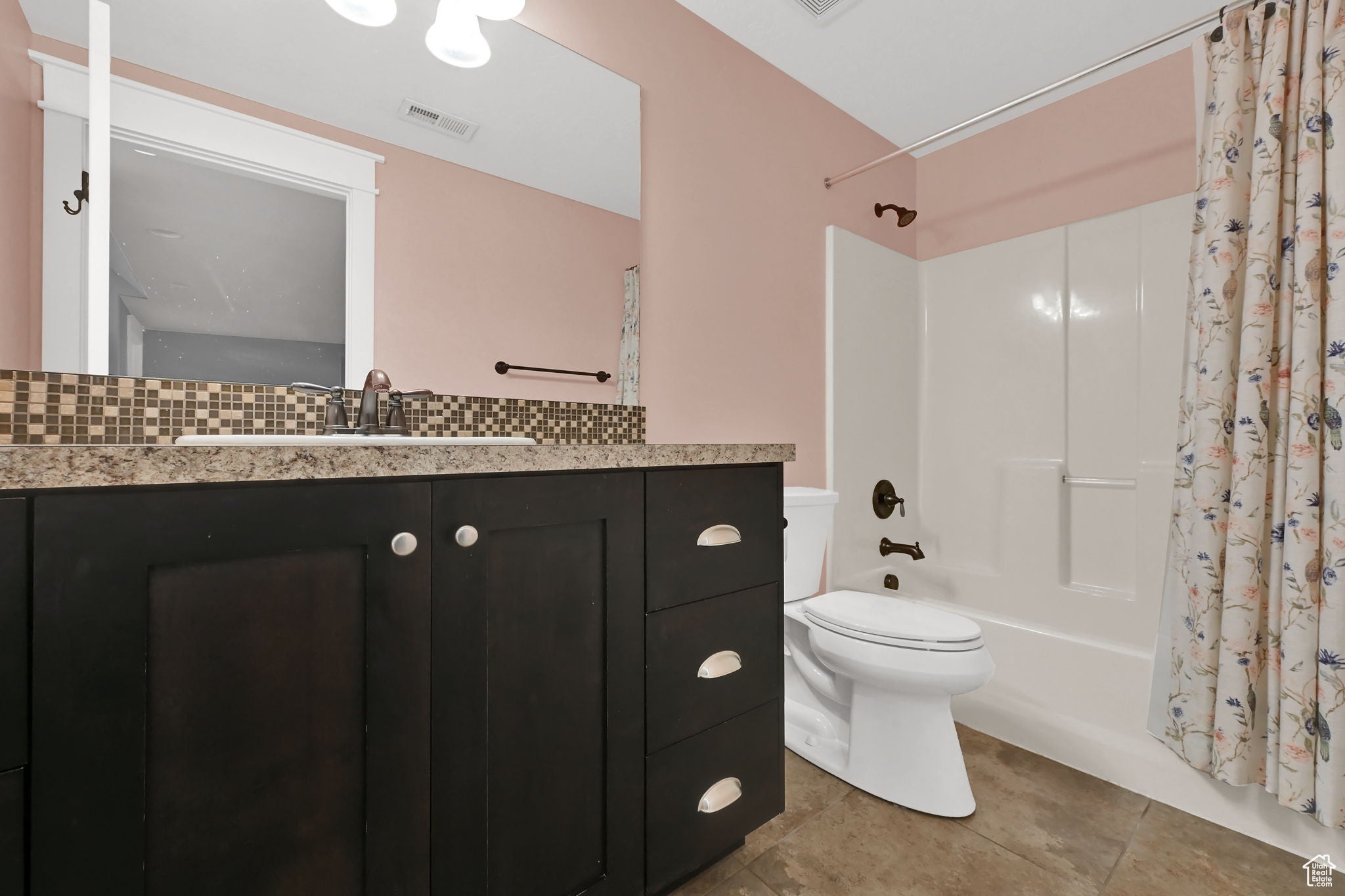 Farmington, Utah, 84025, United States, 5 Bedrooms Bedrooms, ,4 BathroomsBathrooms,Residential,Active,1850687