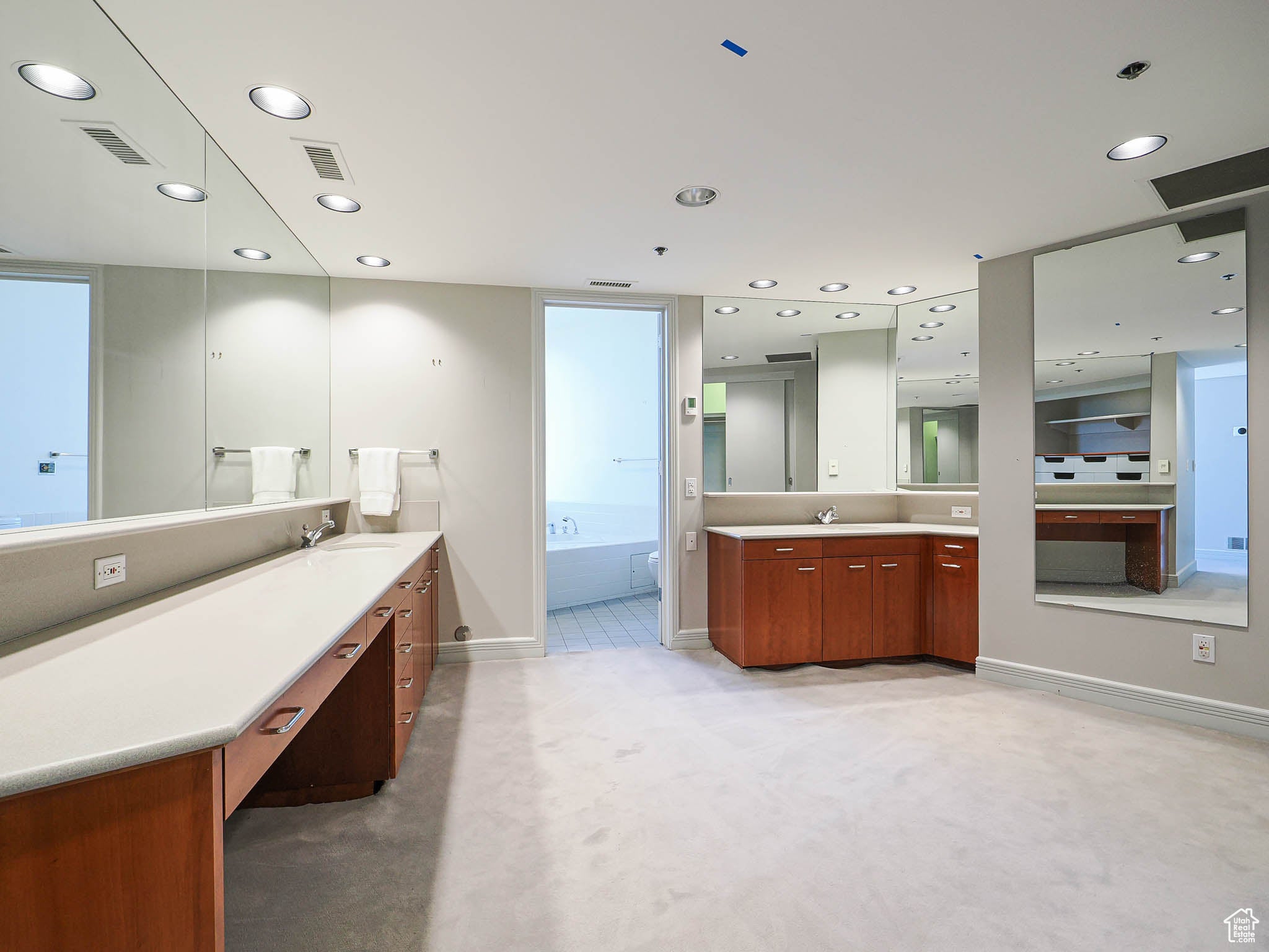Salt Lake City, Utah, 84101, United States, 4 Bedrooms Bedrooms, ,5 BathroomsBathrooms,Residential,Active,1905069