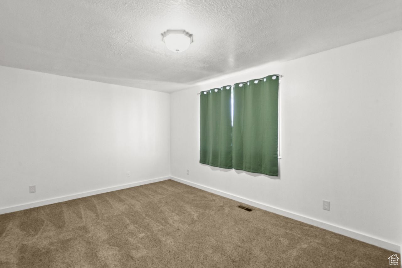 West Point, Utah, 84015, United States, 6 Bedrooms Bedrooms, ,2 BathroomsBathrooms,Residential,Active,1964251