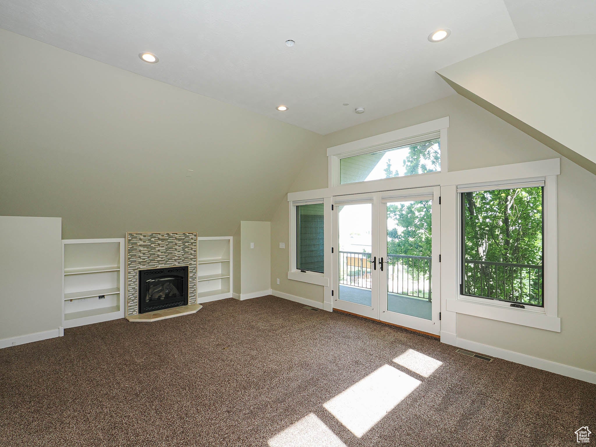 Draper, Utah, 84020, United States, 4 Bedrooms Bedrooms, ,4 BathroomsBathrooms,Residential,Pending,1824917