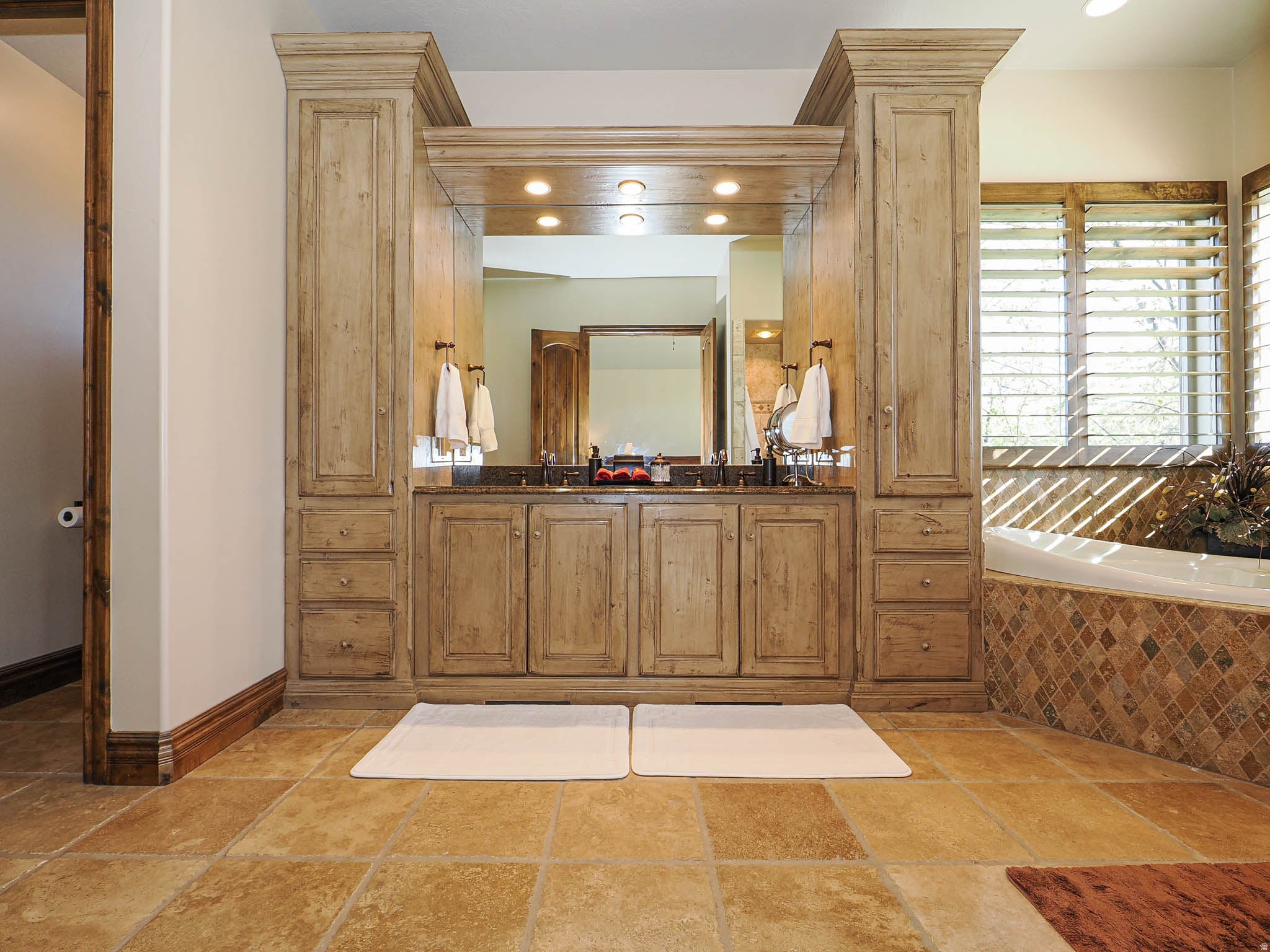 Bluffdale, Utah, 84065, United States, 5 Bedrooms Bedrooms, ,5 BathroomsBathrooms,Residential,Active,2030117