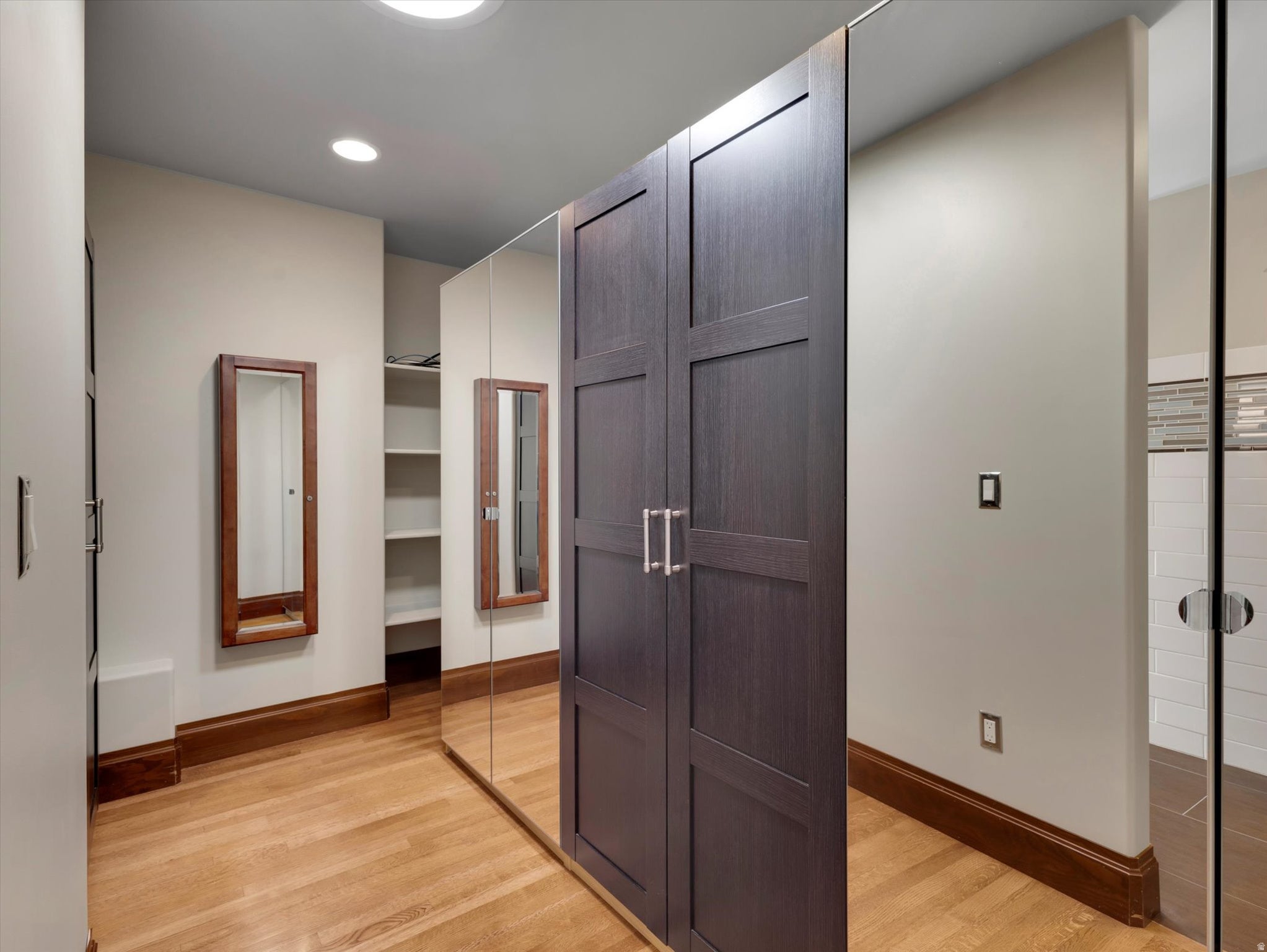 Salt Lake City, Utah, 84105, United States, 6 Bedrooms Bedrooms, ,4 BathroomsBathrooms,Residential,Active,2017445