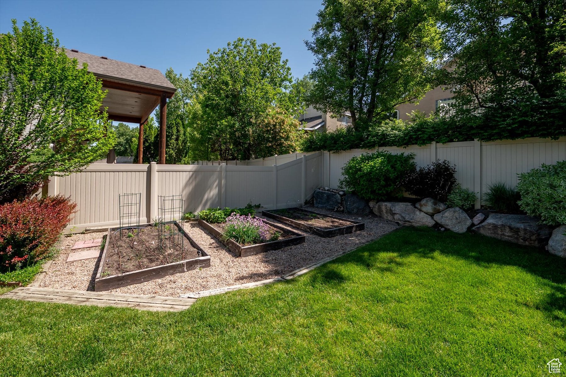 Cottonwood Heights, Utah, 84121, United States, 6 Bedrooms Bedrooms, ,3 BathroomsBathrooms,Residential,Active,1964287