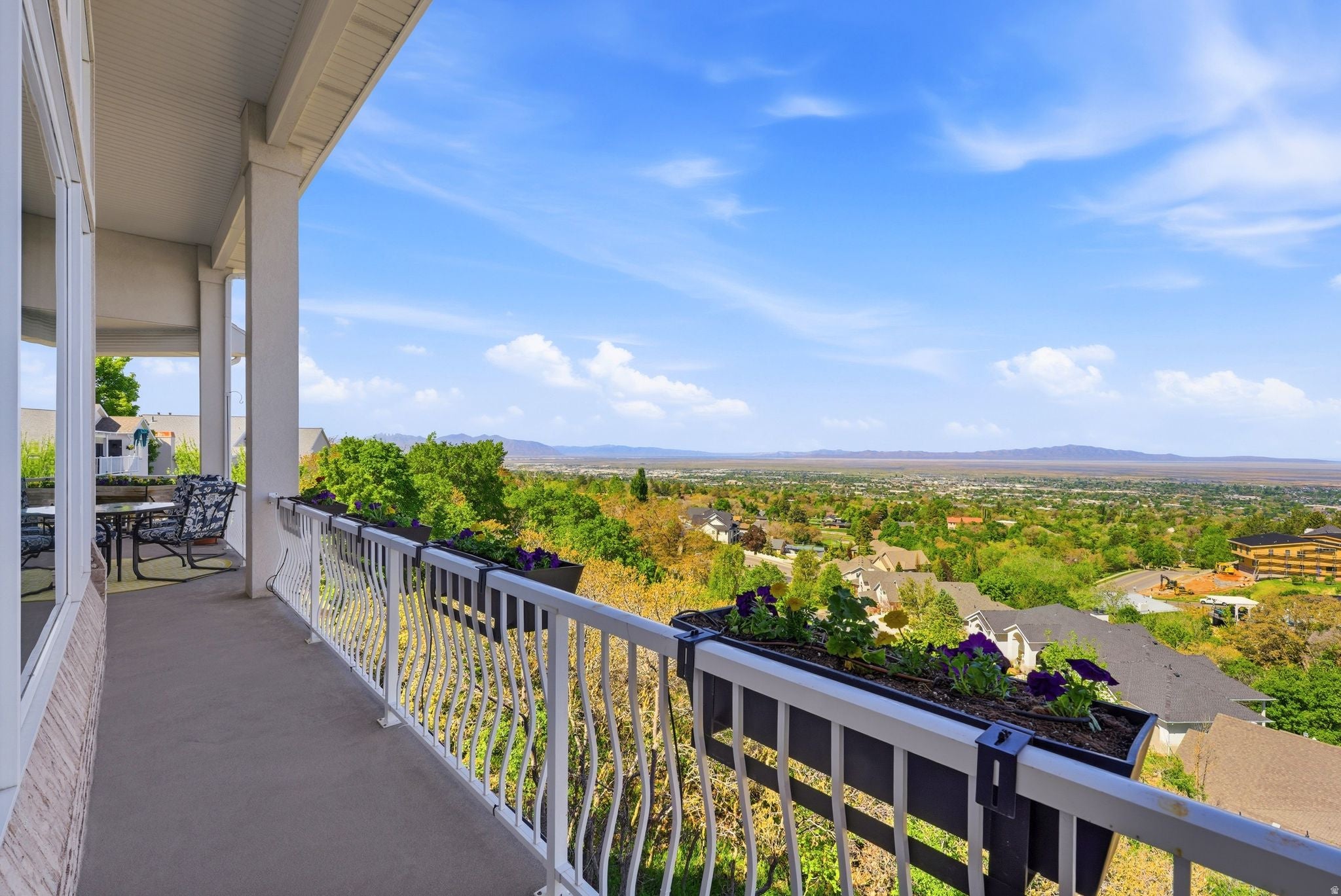 Bountiful, Utah, 84010, United States, 6 Bedrooms Bedrooms, ,6 BathroomsBathrooms,Residential,Active,2044576