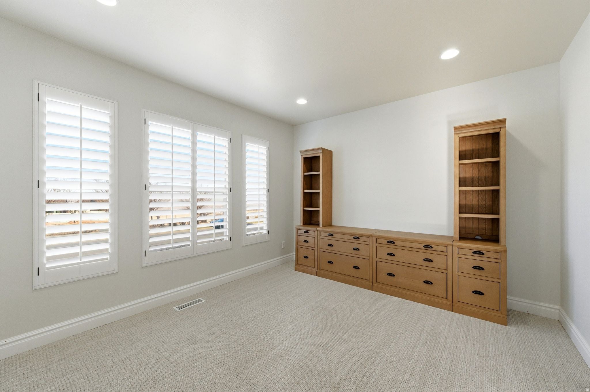 North Salt Lake, Utah, 84054, United States, 6 Bedrooms Bedrooms, ,4 BathroomsBathrooms,Residential,Active,2012192