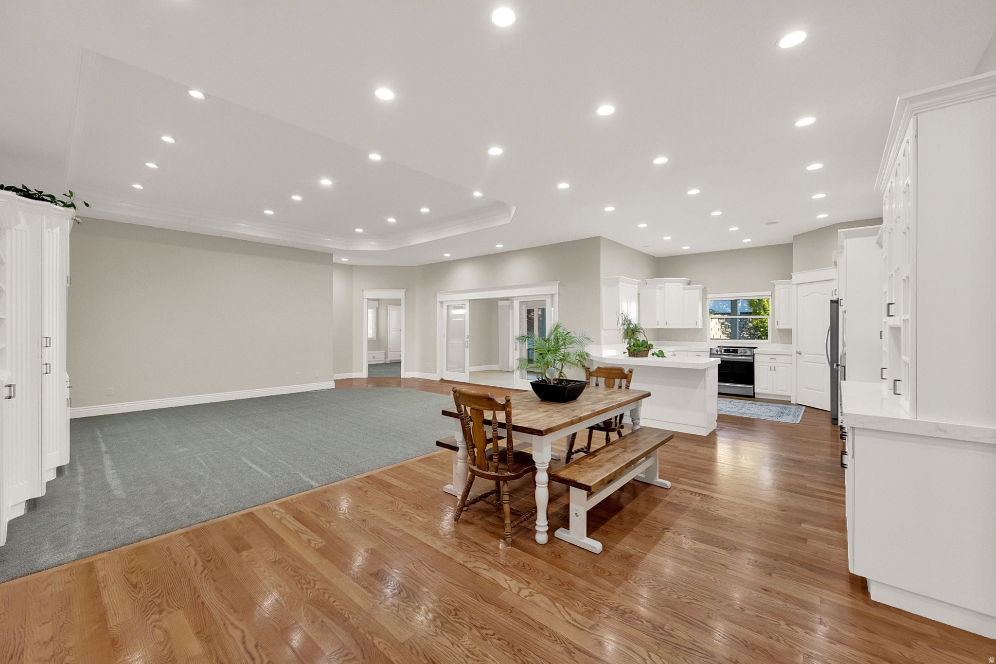 Perry, Utah, 84302, United States, 6 Bedrooms Bedrooms, ,5 BathroomsBathrooms,Residential,Active,2045022