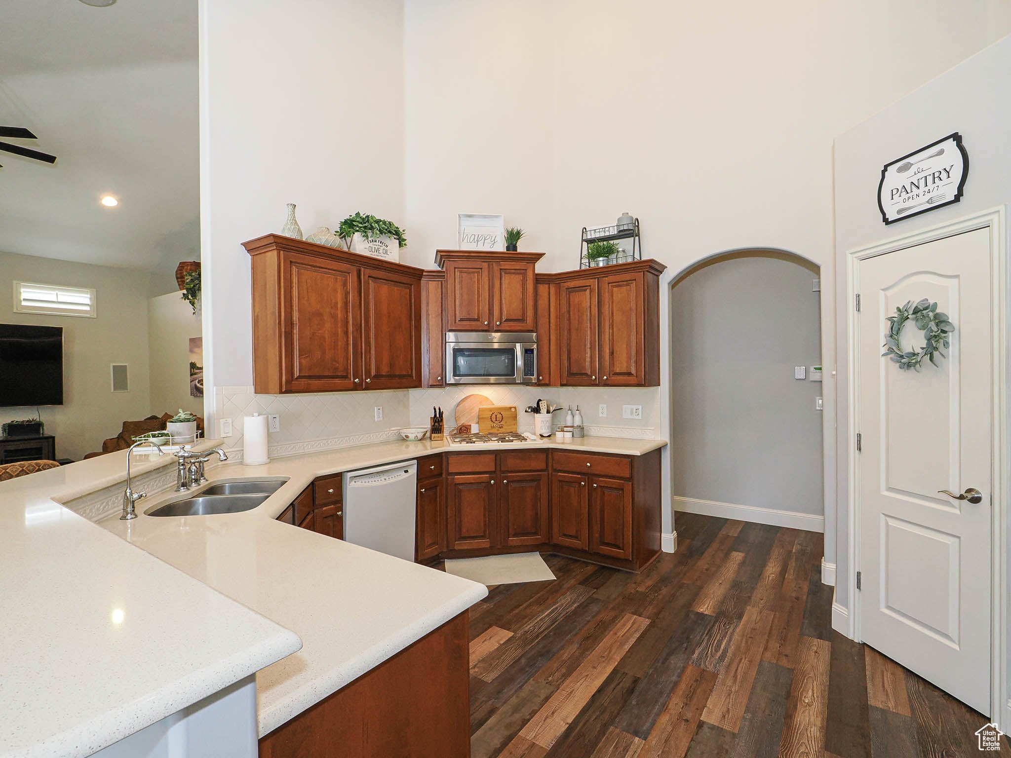 Riverton, Utah, 84065, United States, ,5 BathroomsBathrooms,Residential,Active,1849508