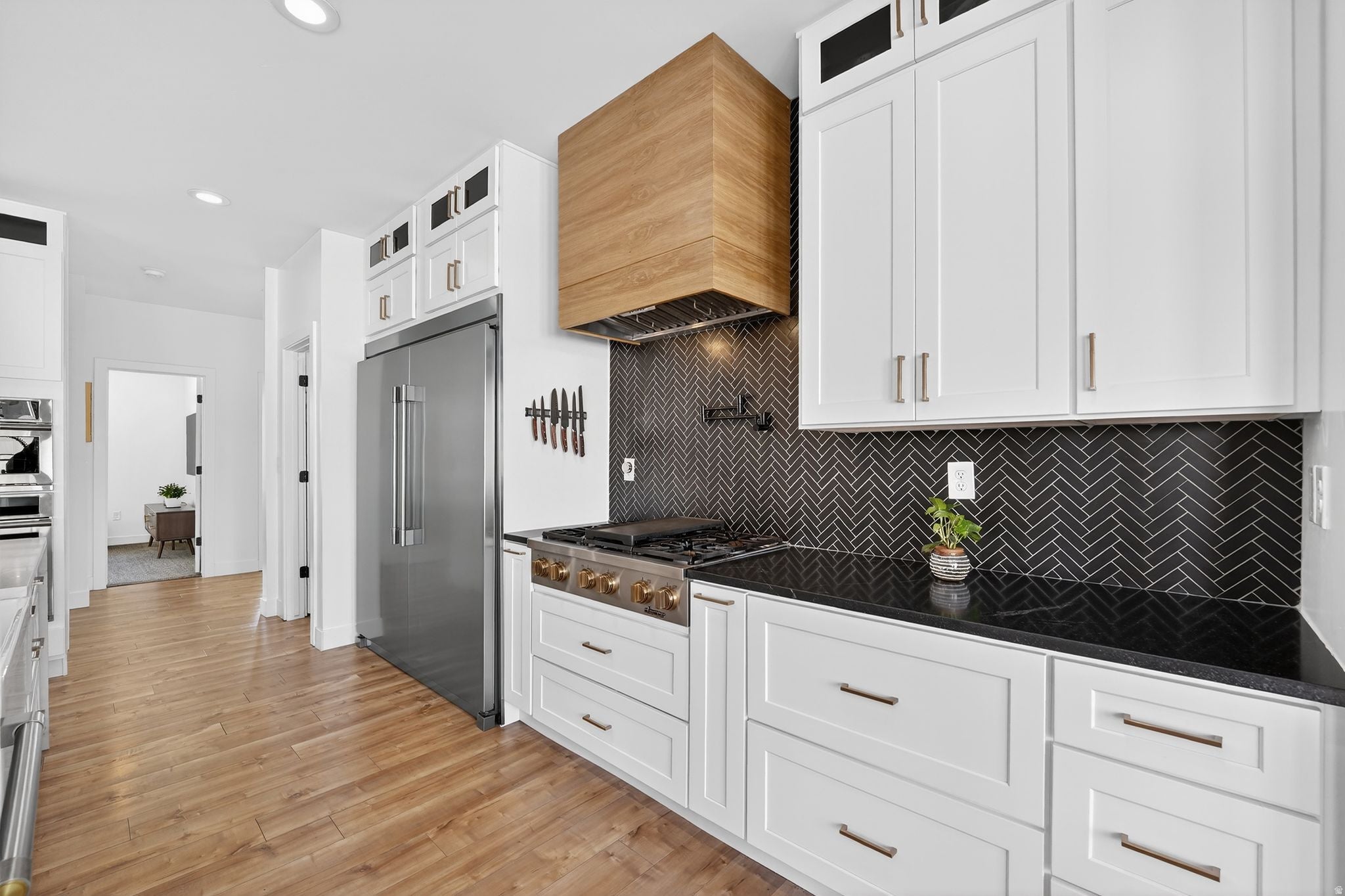 Eagle Mountain, Utah, 84005, United States, 5 Bedrooms Bedrooms, ,4 BathroomsBathrooms,Residential,Active,2009175