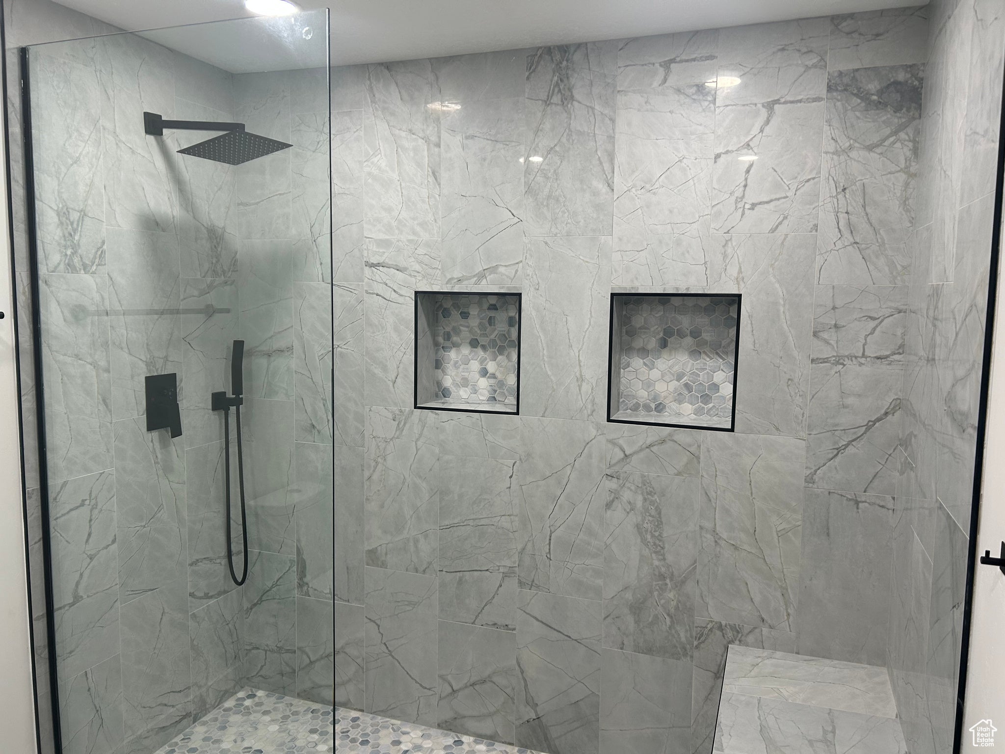Cottonwood Heights, Utah, 84121, United States, ,3 BathroomsBathrooms,Residential,Active,1831773